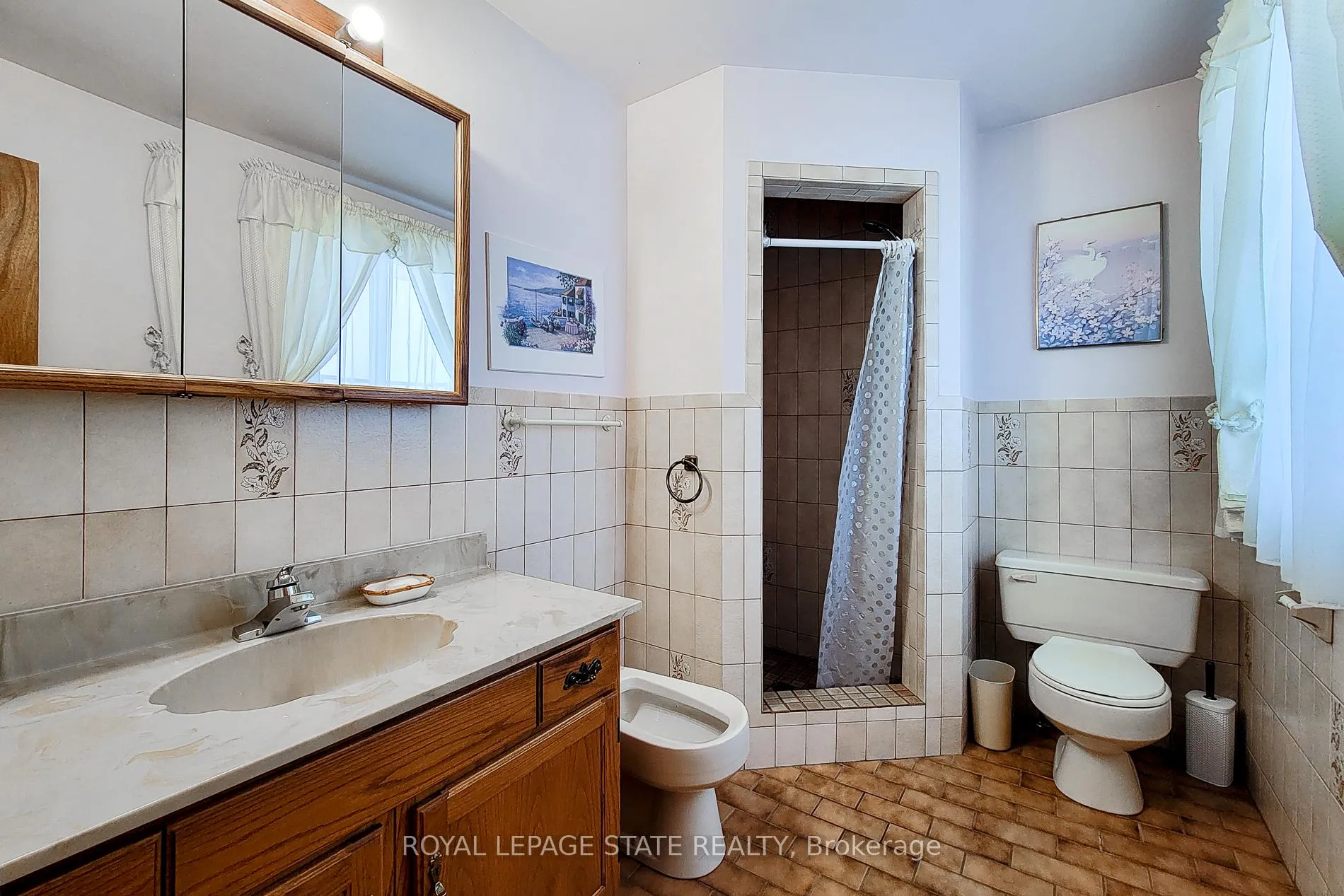 Photo 28 of 52 Elena Court, Hamilton, Gurnett — HOMEH
