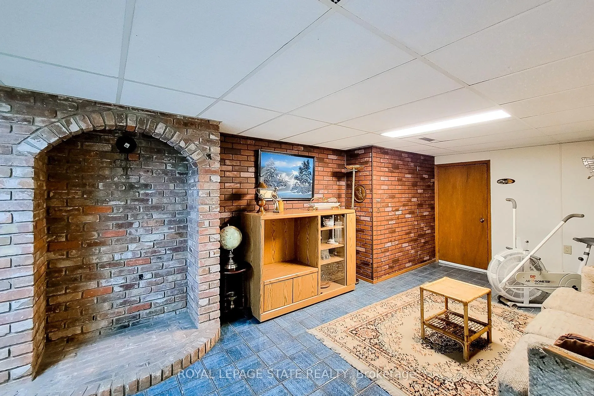 Photo 36 of 52 Elena Court, Hamilton, Gurnett — HOMEH