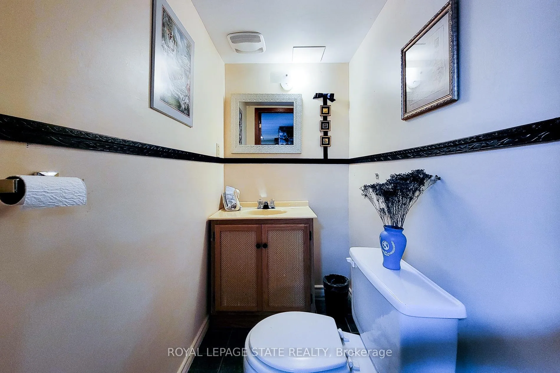 Photo 42 of 52 Elena Court, Hamilton, Gurnett — HOMEH