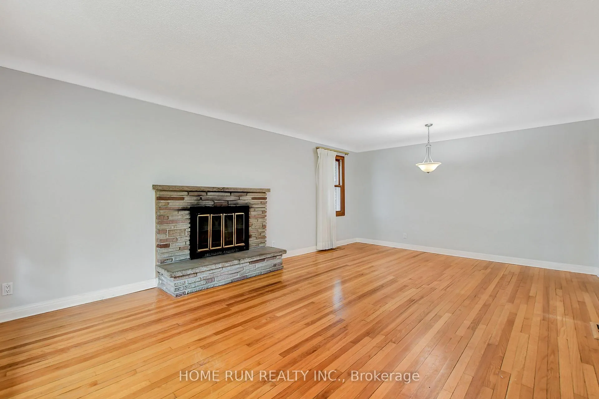 Photo 4 of 524 Braydon Avenue, Ottawa, Riverview Park — HOMEH