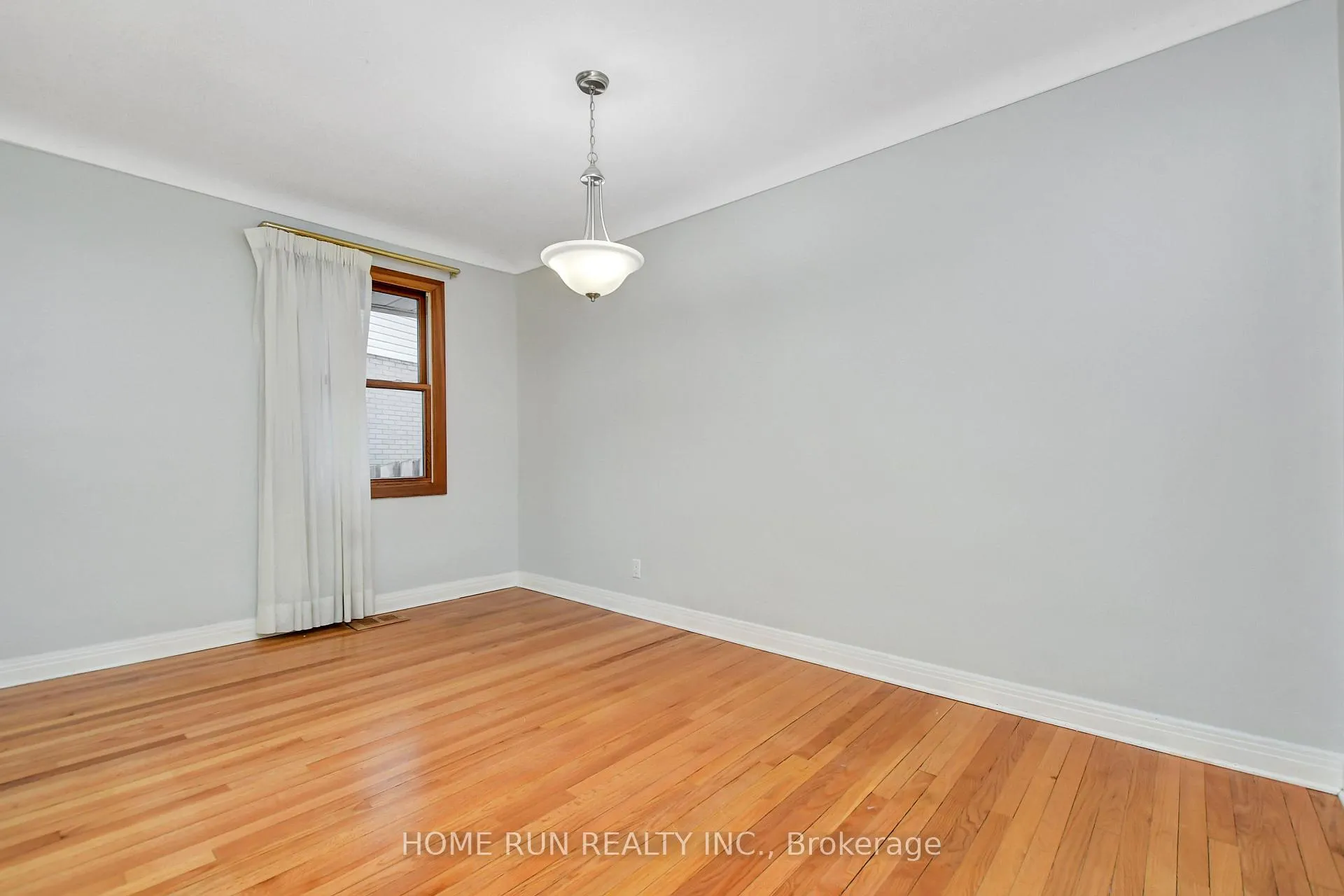 Photo 6 of 524 Braydon Avenue, Ottawa, Riverview Park — HOMEH