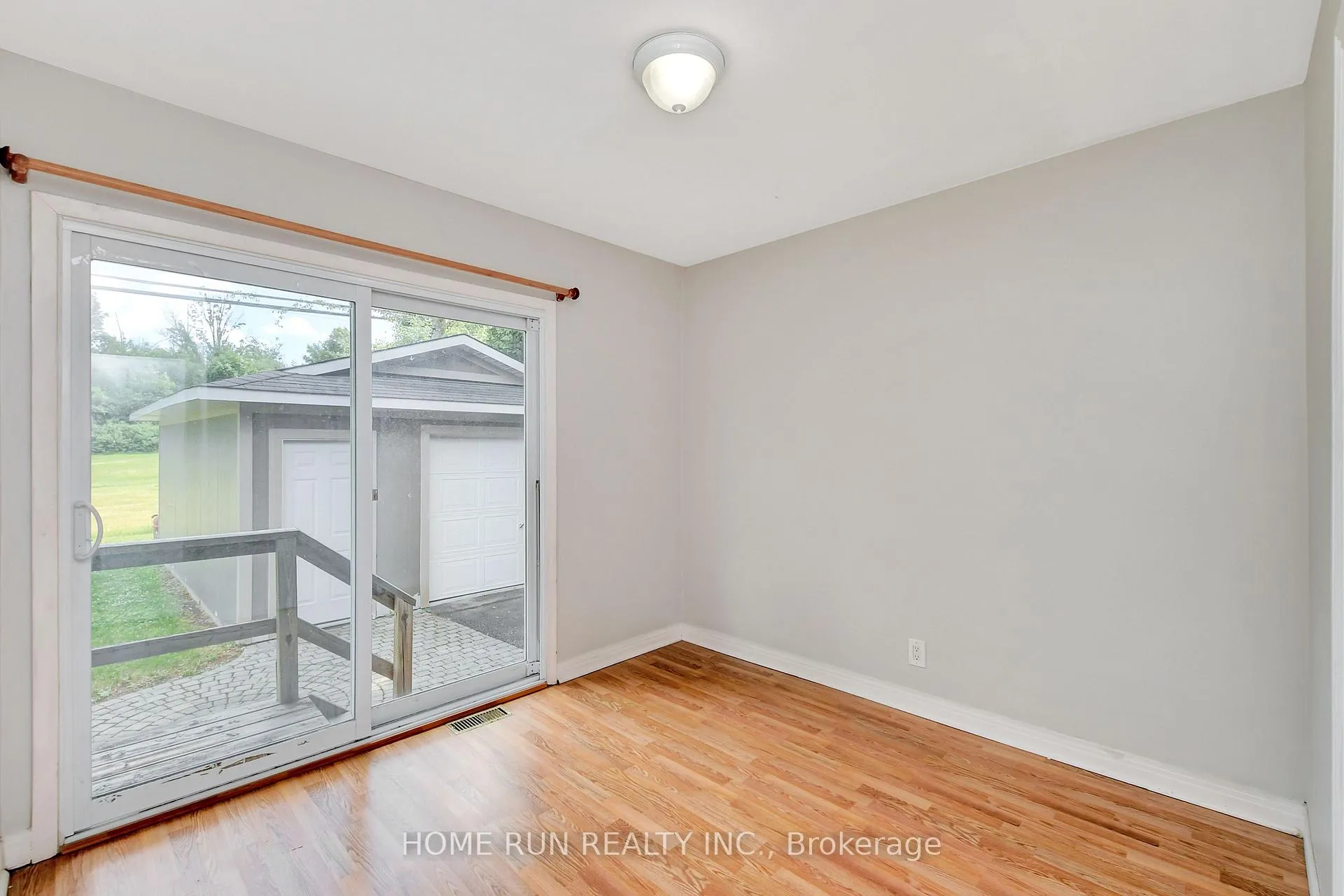 Photo 11 of 524 Braydon Avenue, Ottawa, Riverview Park — HOMEH
