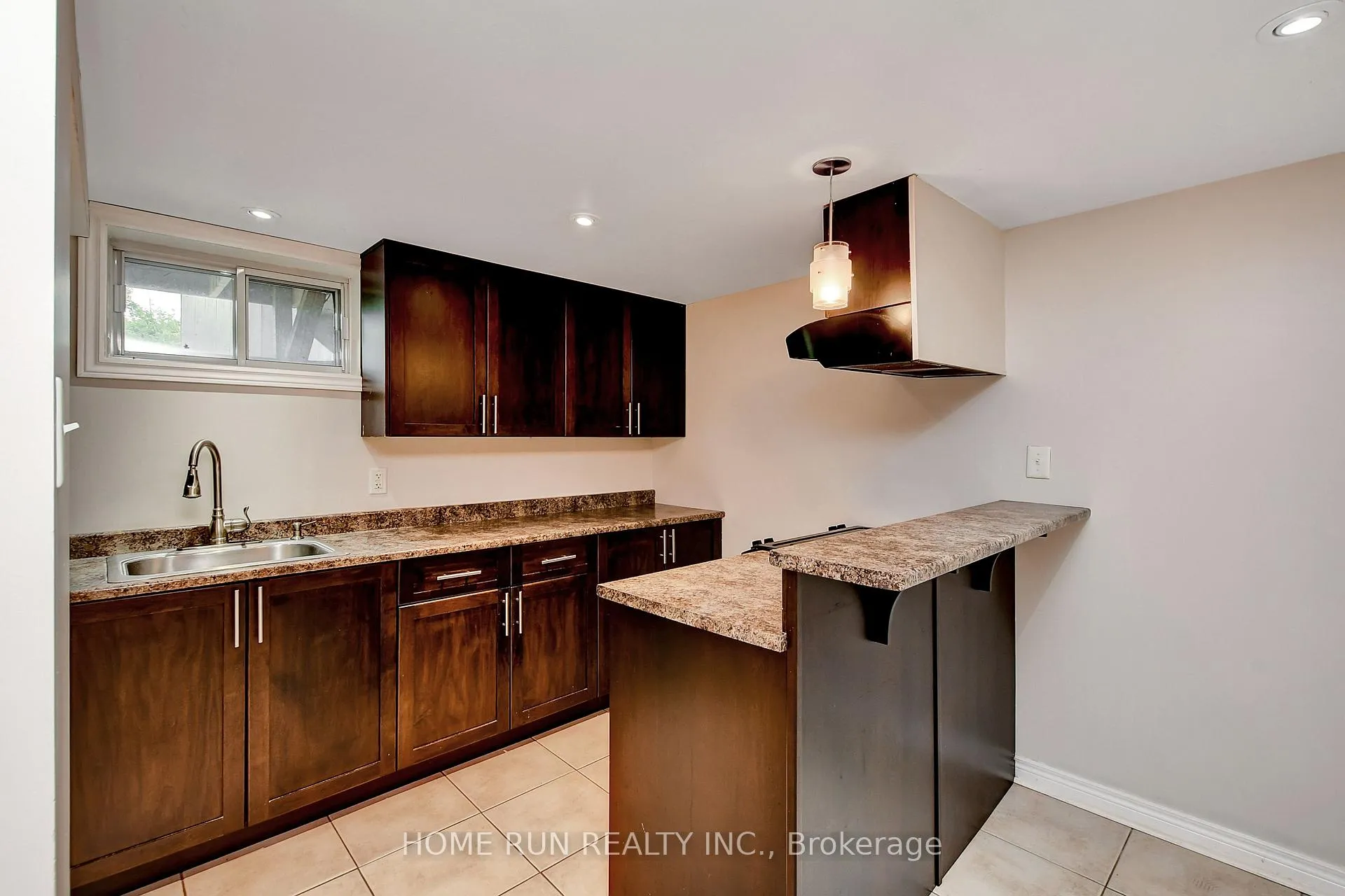 Photo 17 of 524 Braydon Avenue, Ottawa, Riverview Park — HOMEH