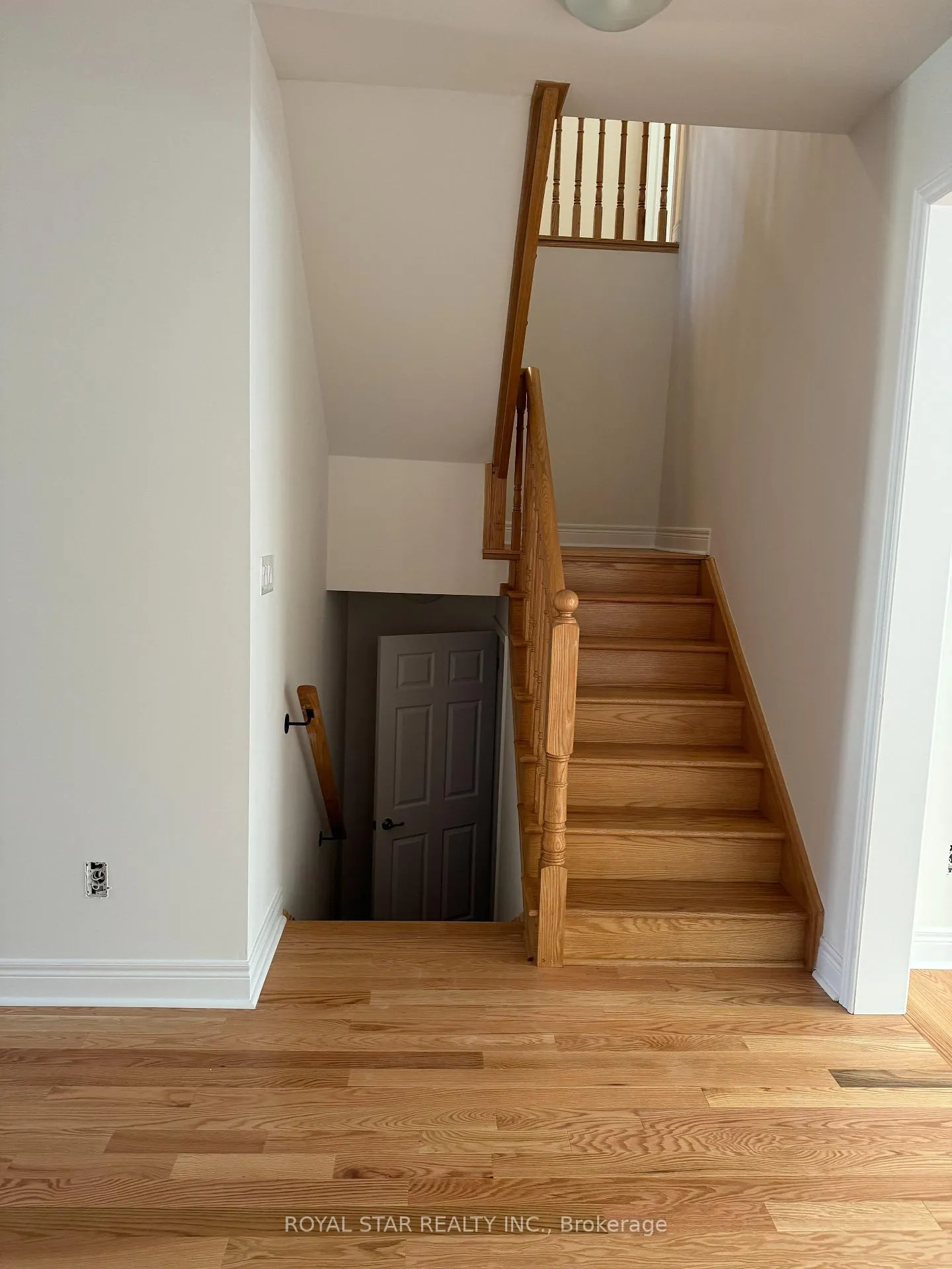 Photo 1 of 80 Claremont Drive, Brampton, Sandringham-Wellington North — HOMEH