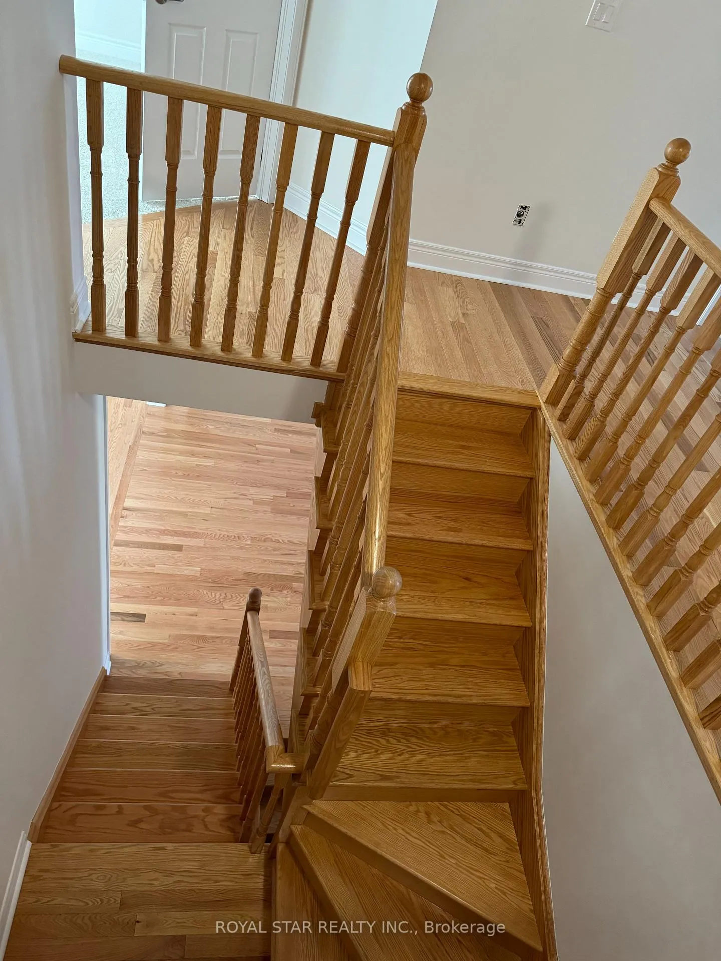Photo 7 of 80 Claremont Drive, Brampton, Sandringham-Wellington North — HOMEH
