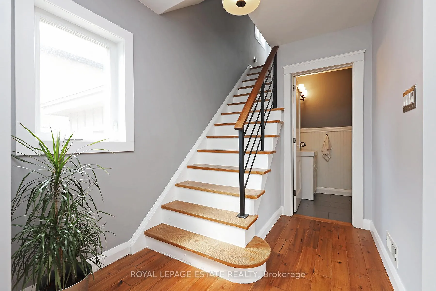 Photo 4 of 86 Midland Avenue, Scarborough, Birchcliffe-Cliffside — HOMEH