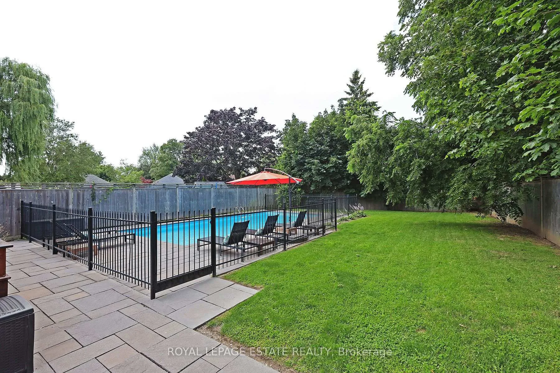 Photo 28 of 86 Midland Avenue, Scarborough, Birchcliffe-Cliffside — HOMEH