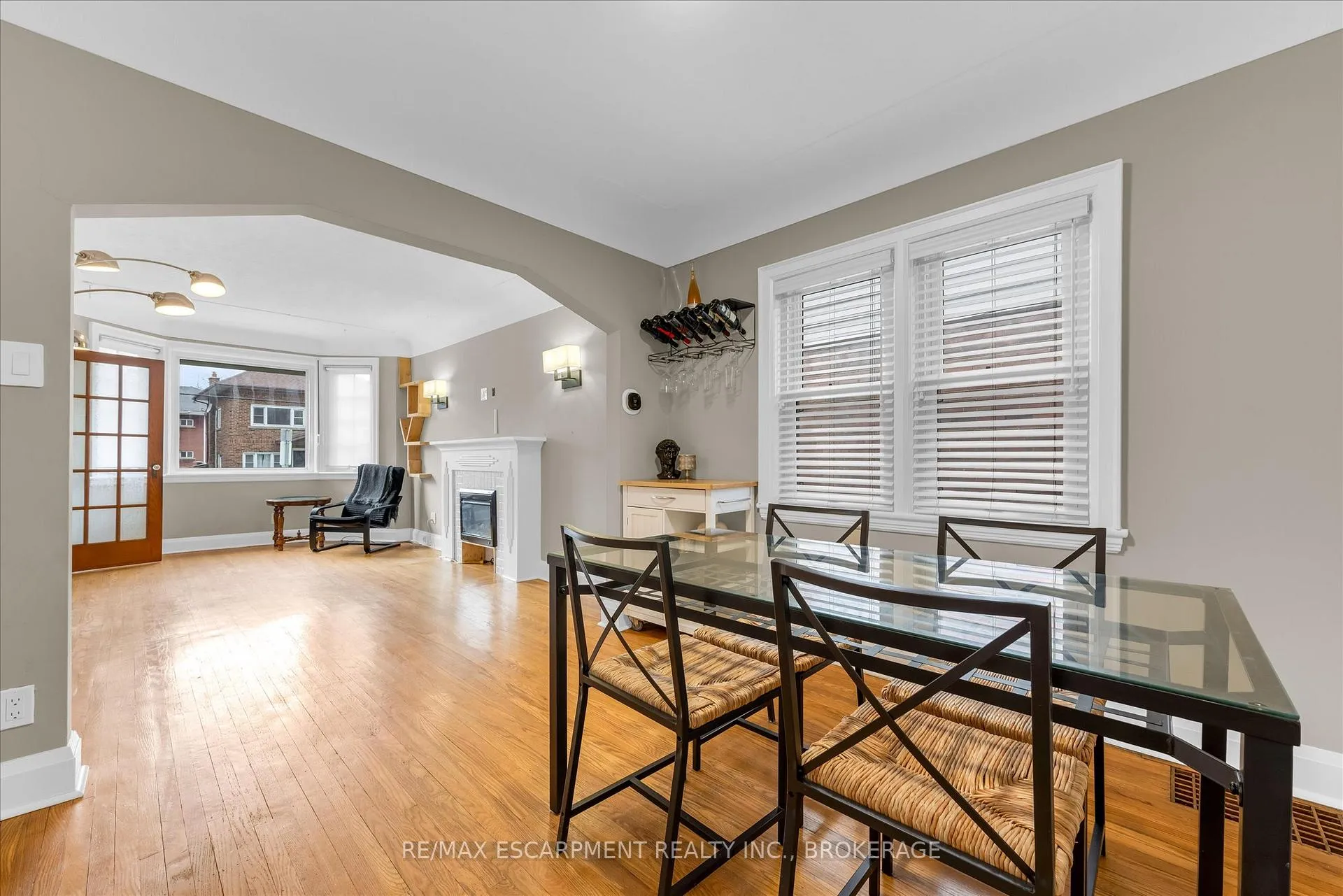 Photo 7 of 121 Cameron Avenue S, Hamilton, Bartonville — HOMEH