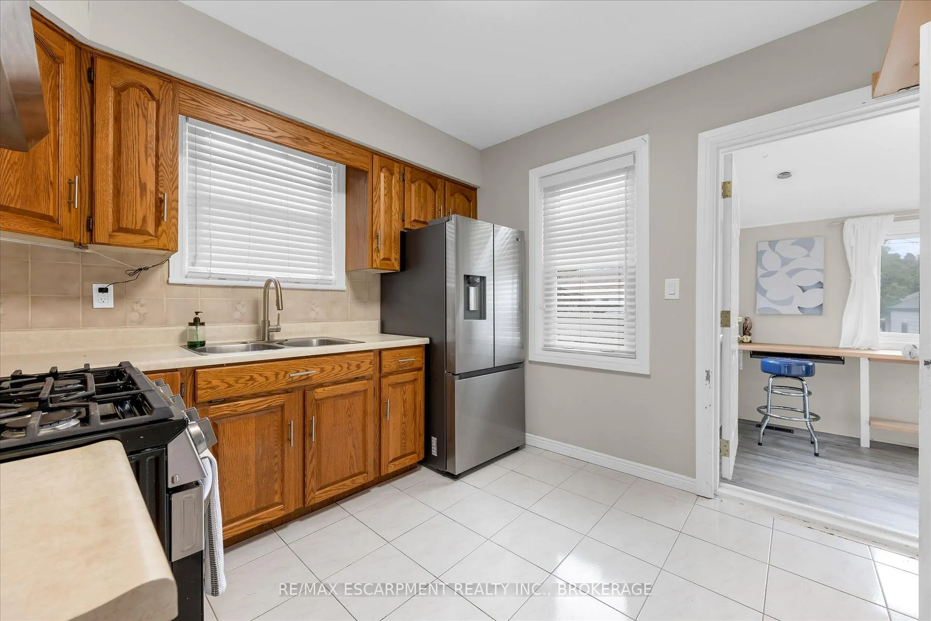 Photo 8 of 121 Cameron Avenue S, Hamilton, Bartonville — HOMEH