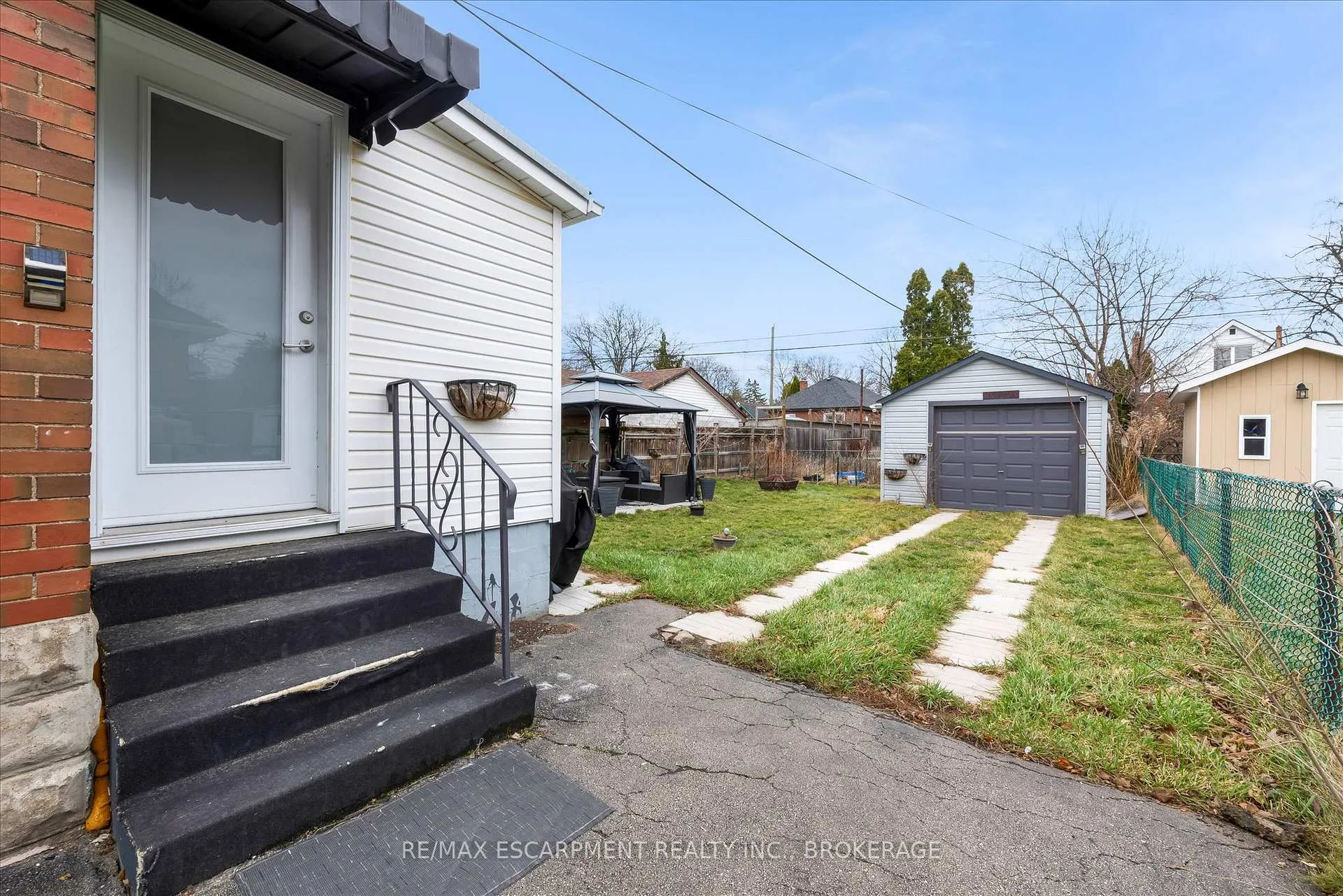 Photo 26 of 121 Cameron Avenue S, Hamilton, Bartonville — HOMEH