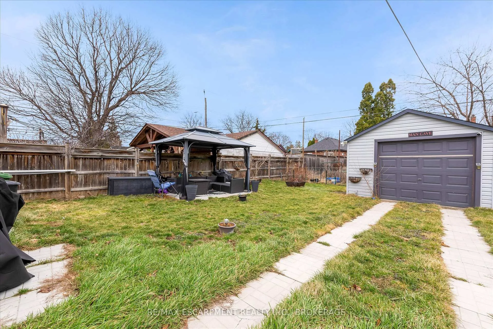 Photo 28 of 121 Cameron Avenue S, Hamilton, Bartonville — HOMEH