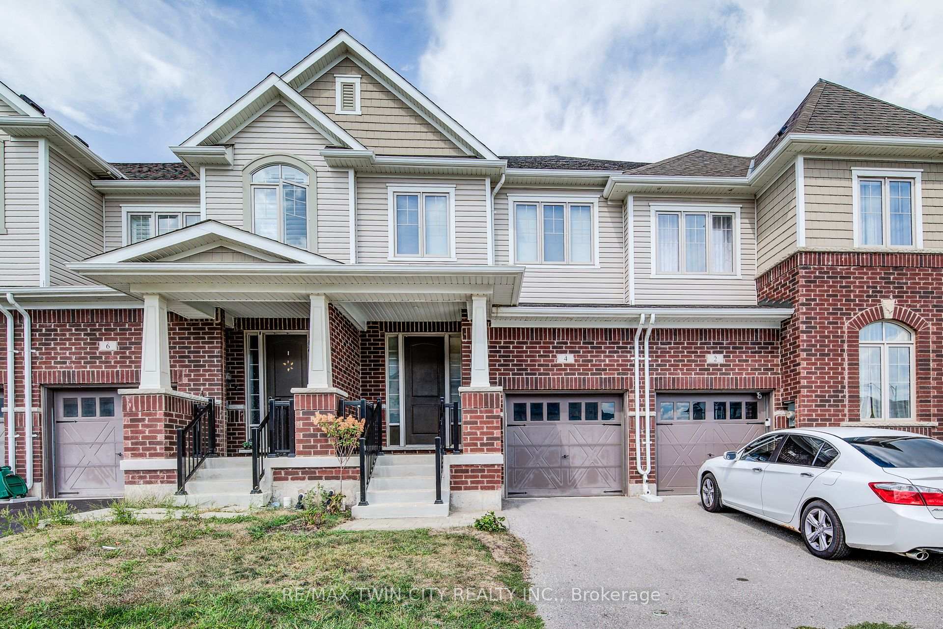 Photo 1 of 4 Stonehill Avenue, Kitchener — HOMEH