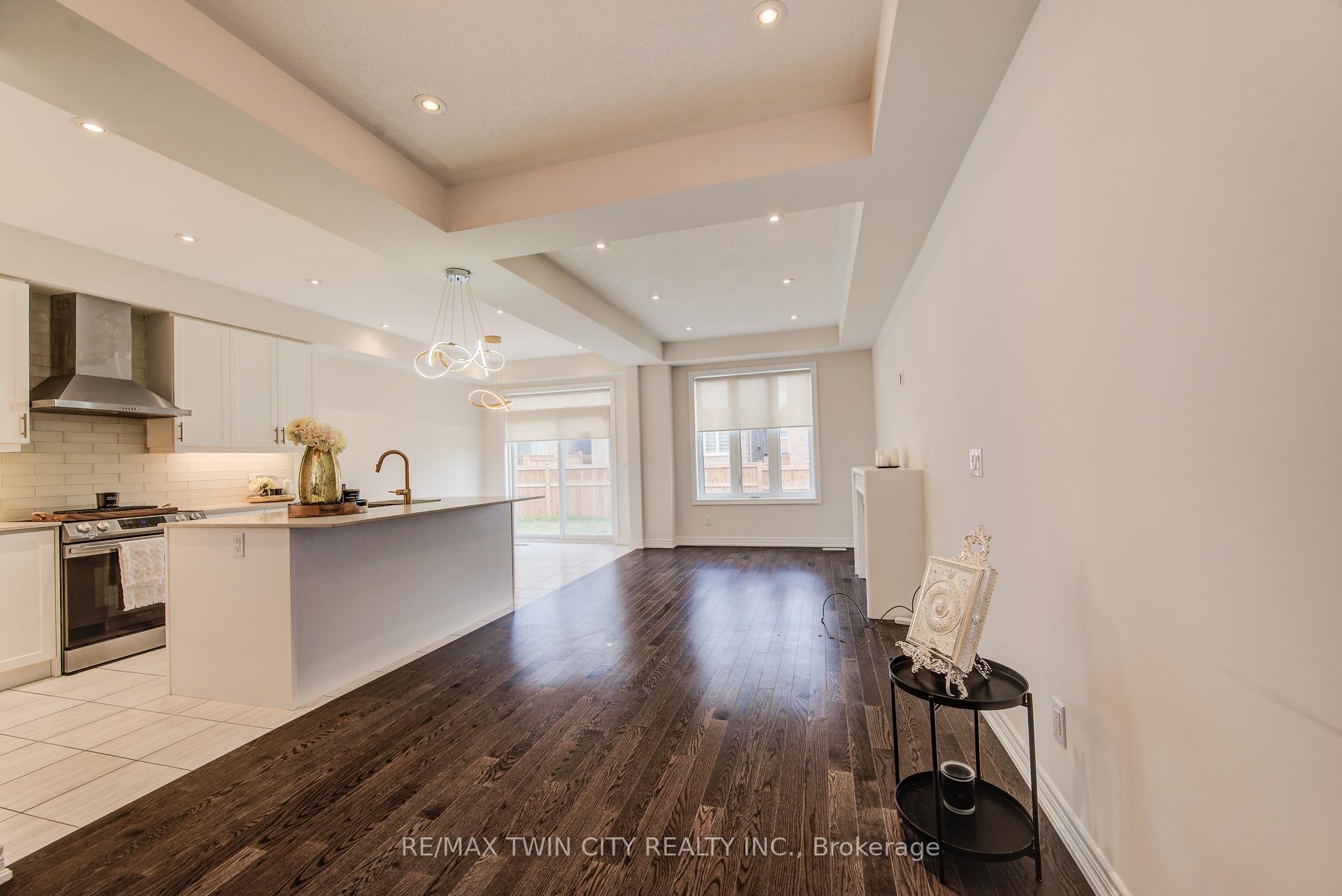 Photo 8 of 4 Stonehill Avenue, Kitchener — HOMEH