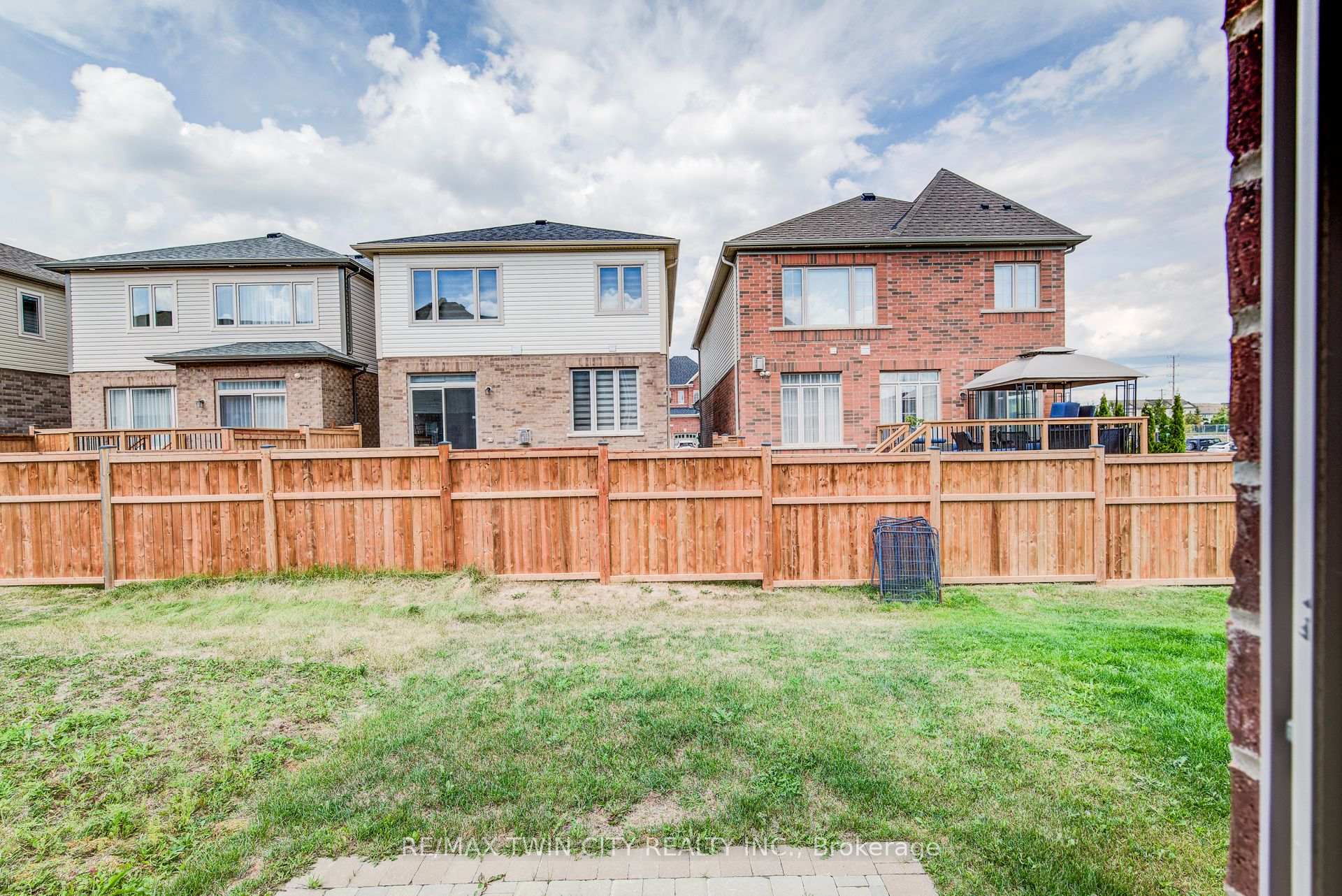 Photo 27 of 4 Stonehill Avenue, Kitchener — HOMEH