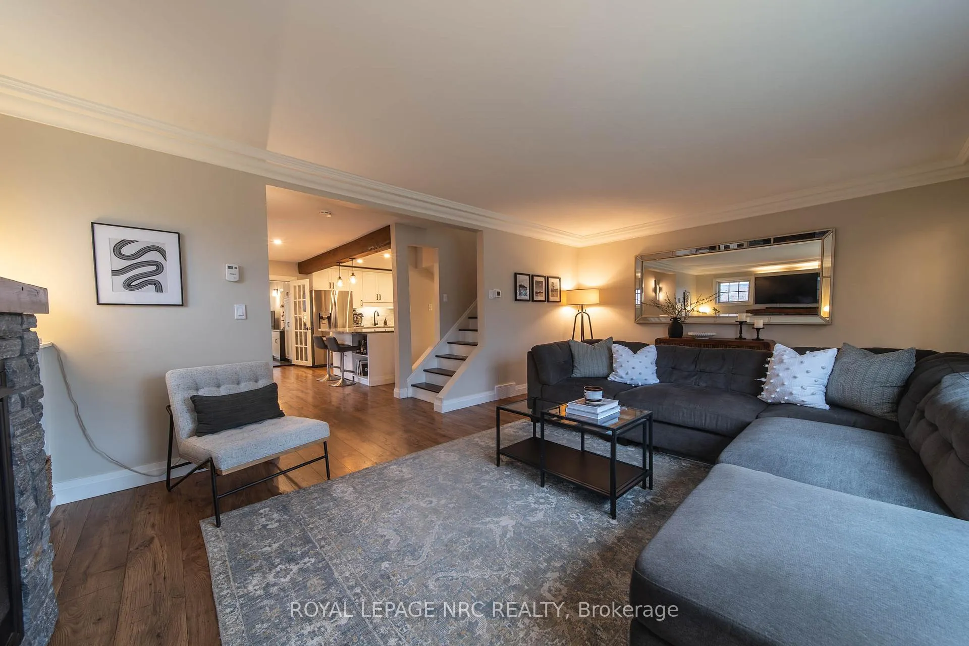 Photo 4 of 5717 Morden Drive, Niagara Falls, Cherrywood — HOMEH