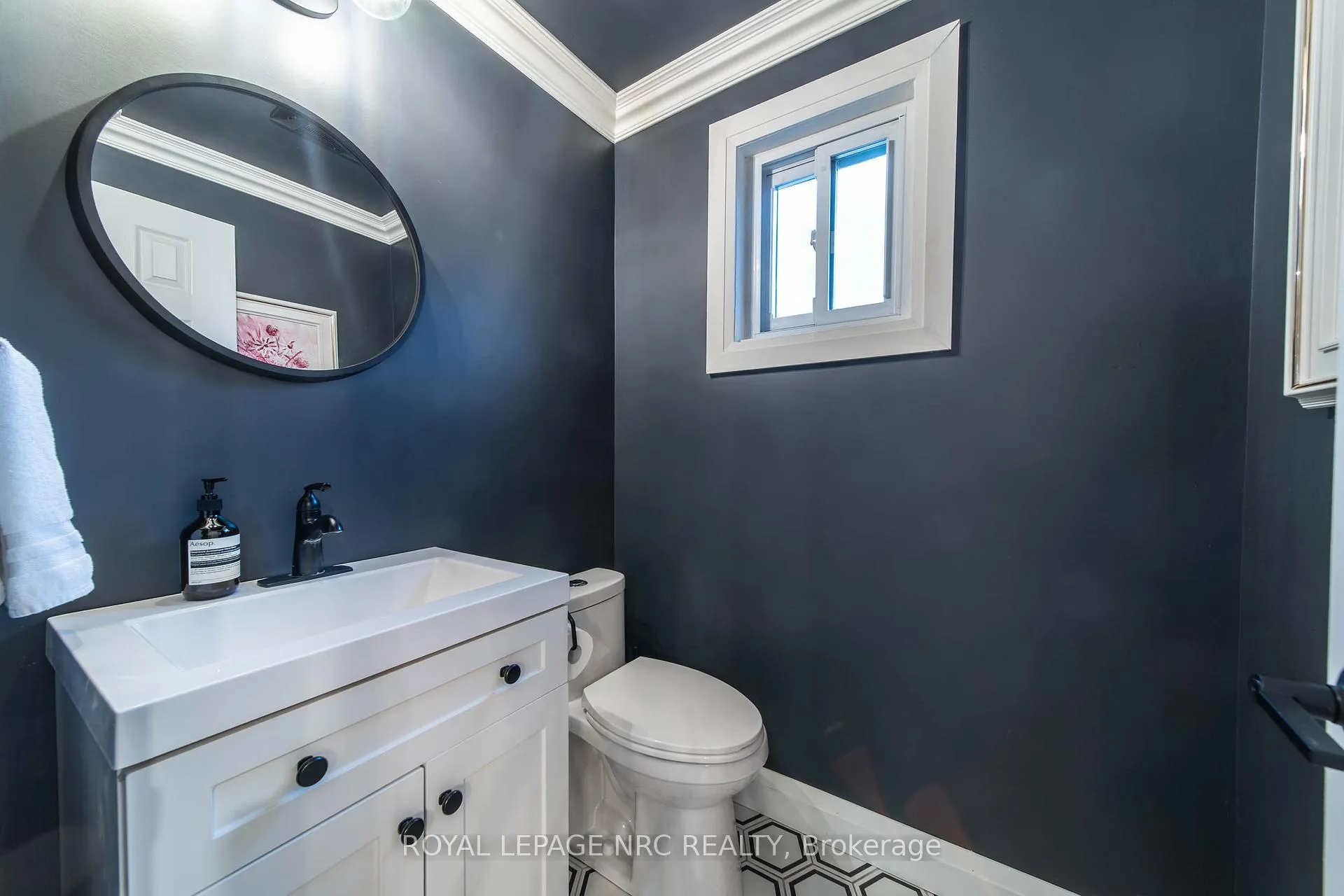 Photo 10 of 5717 Morden Drive, Niagara Falls, Cherrywood — HOMEH