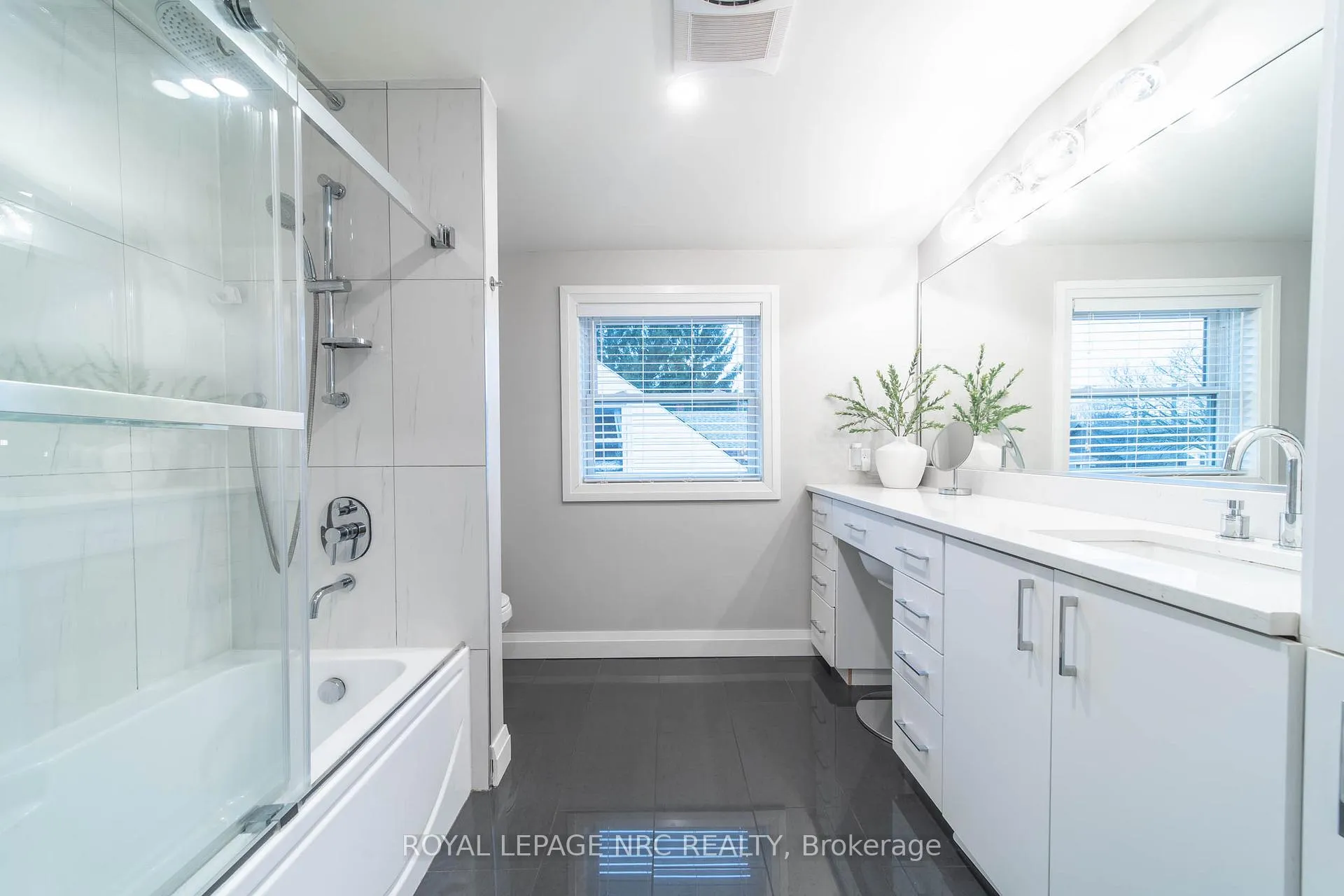 Photo 13 of 5717 Morden Drive, Niagara Falls, Cherrywood — HOMEH