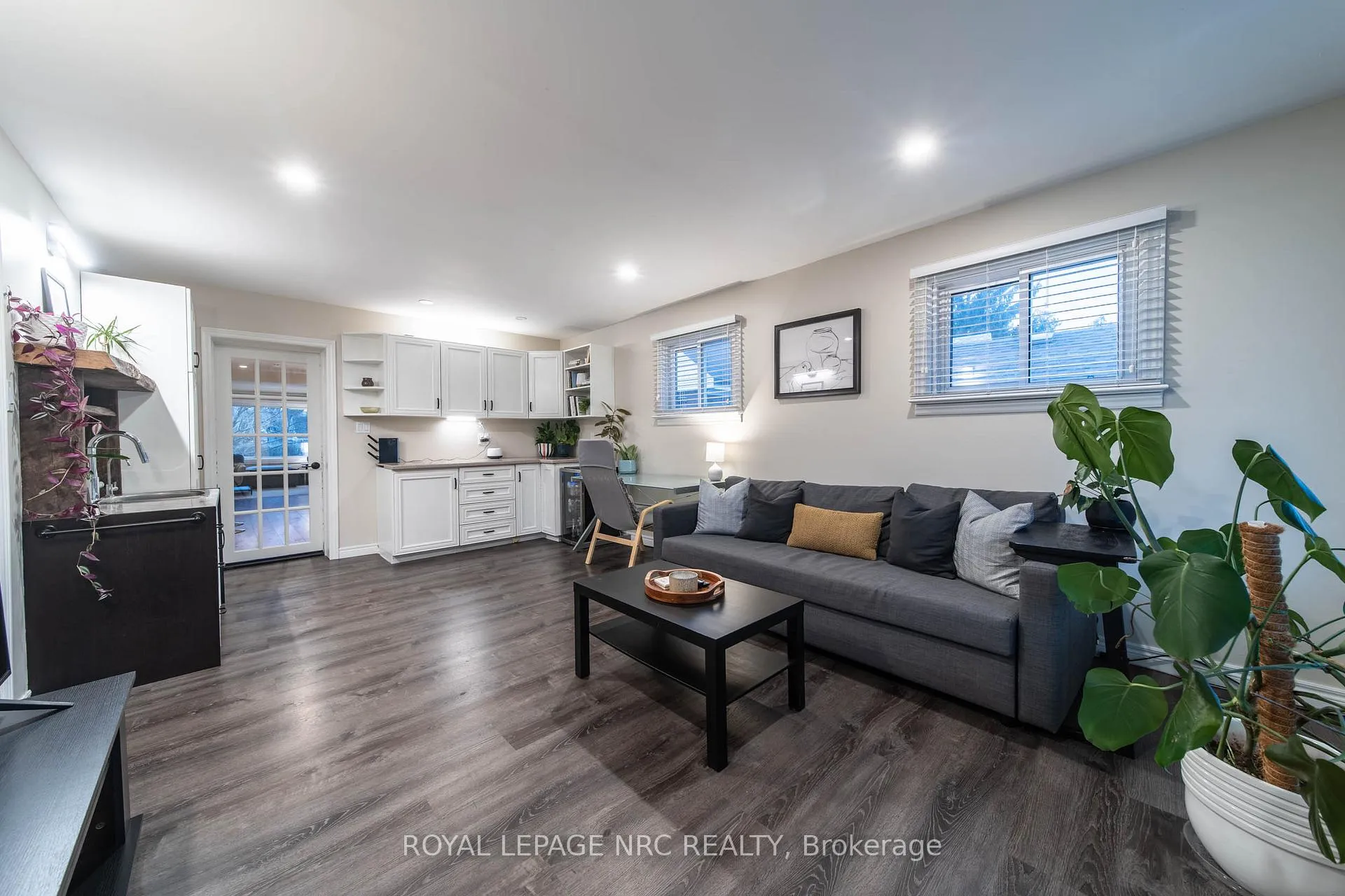Photo 14 of 5717 Morden Drive, Niagara Falls, Cherrywood — HOMEH