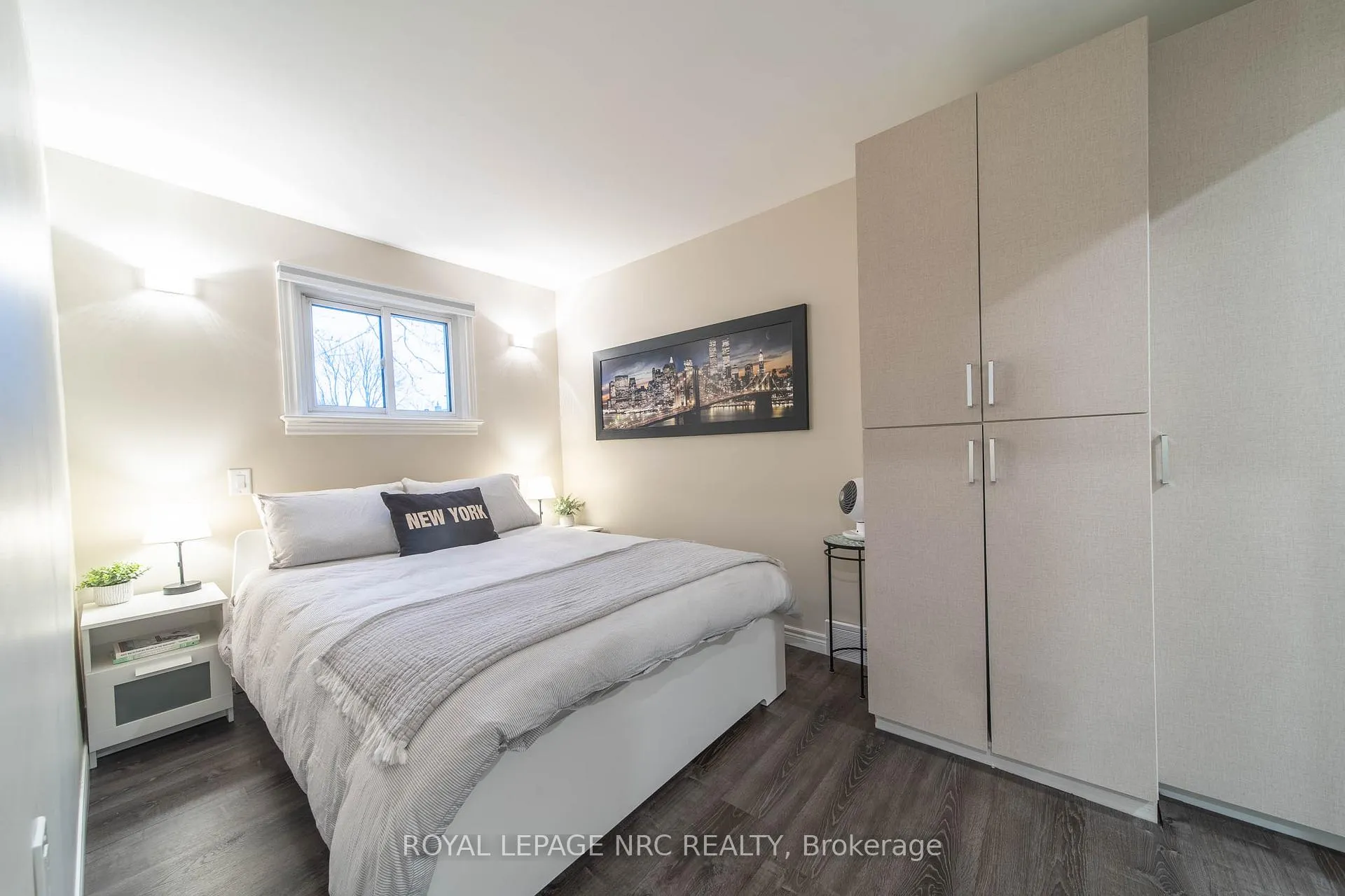 Photo 17 of 5717 Morden Drive, Niagara Falls, Cherrywood — HOMEH