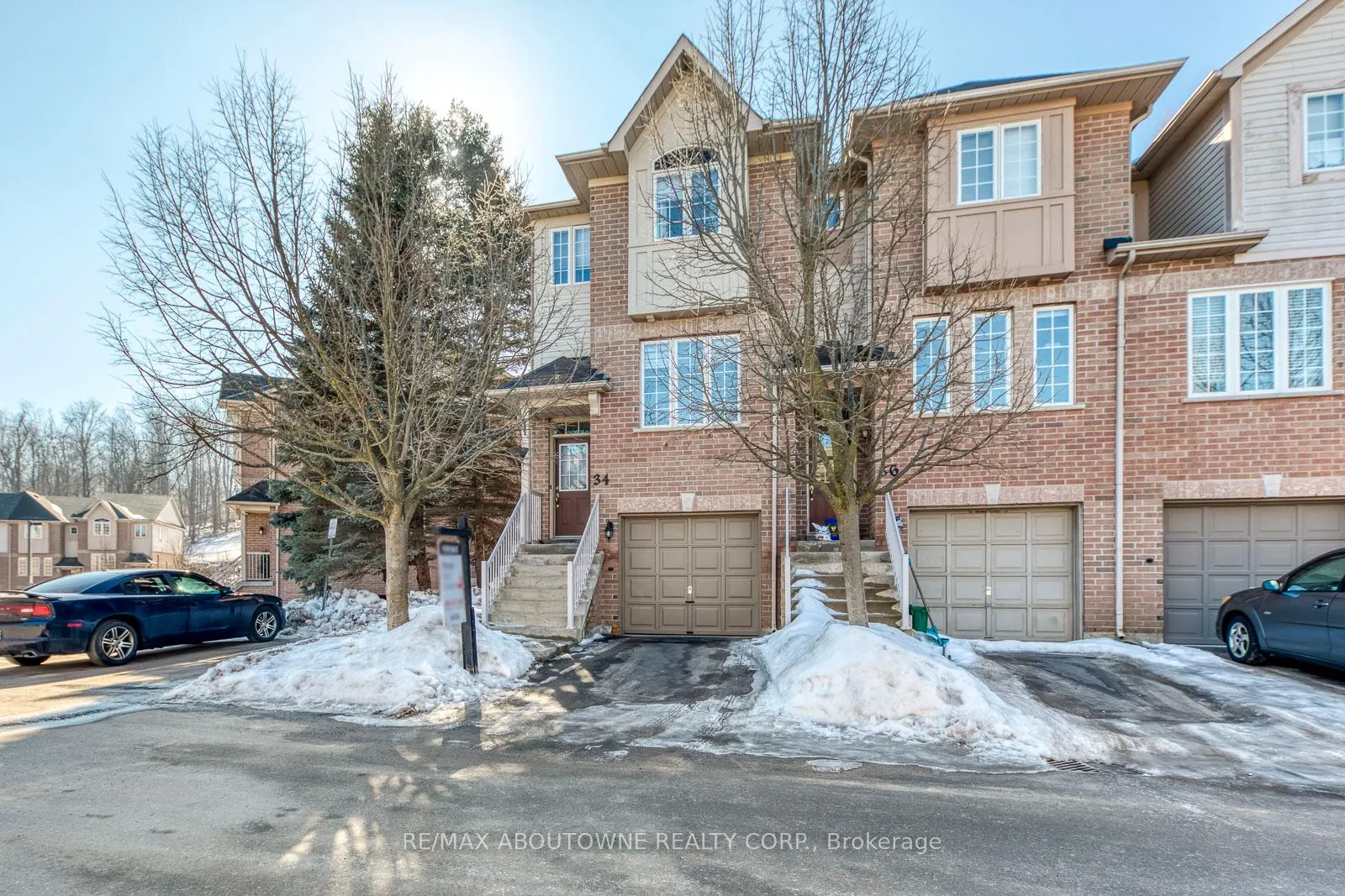 Photo 2 of 34 Palomino Trail, Halton Hills, Georgetown — HOMEH