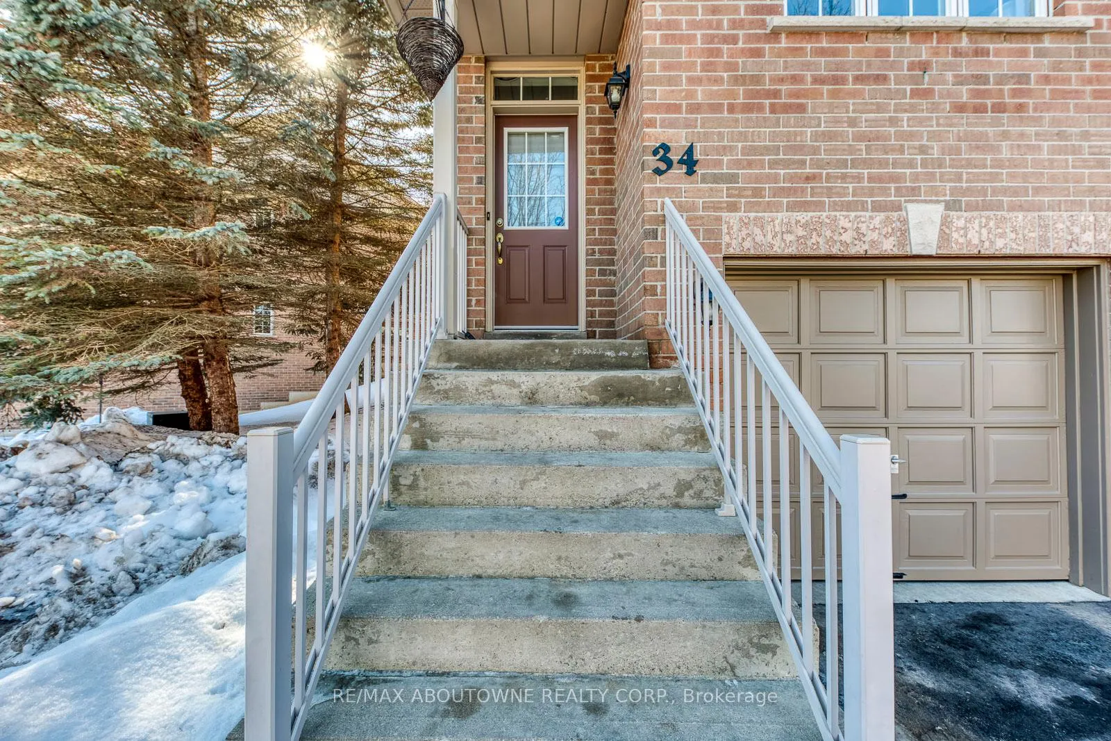 Photo 4 of 34 Palomino Trail, Halton Hills, Georgetown — HOMEH