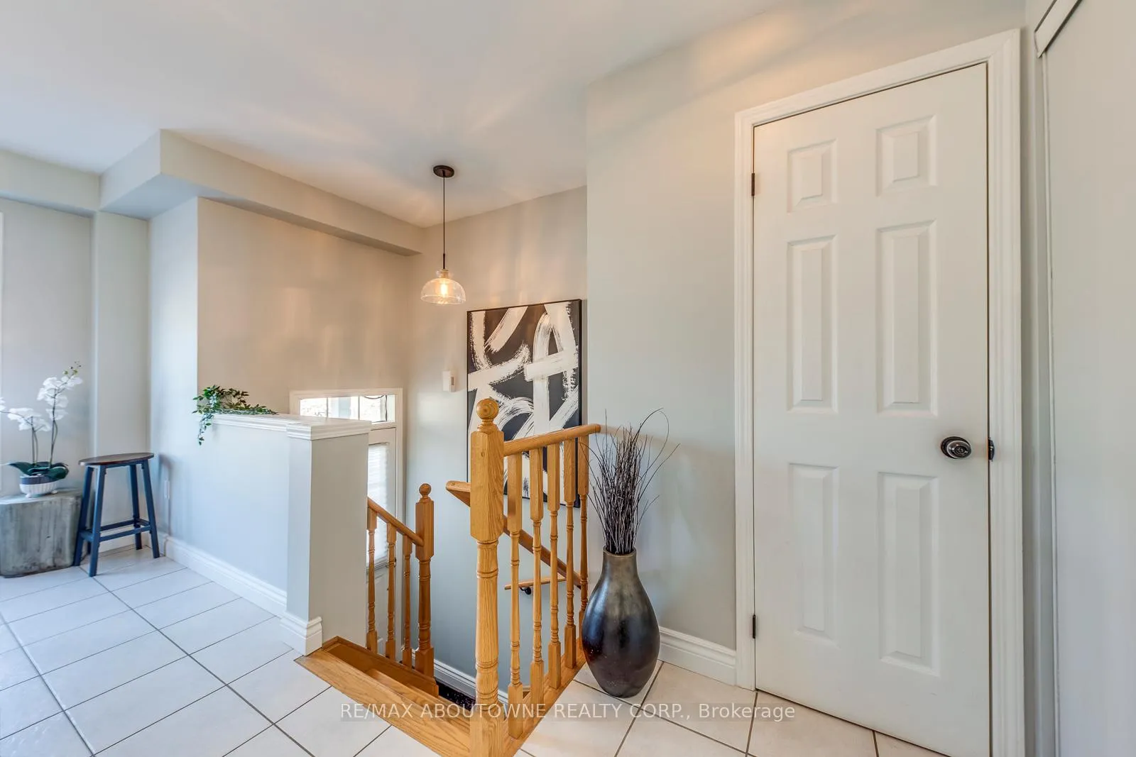 Photo 6 of 34 Palomino Trail, Halton Hills, Georgetown — HOMEH