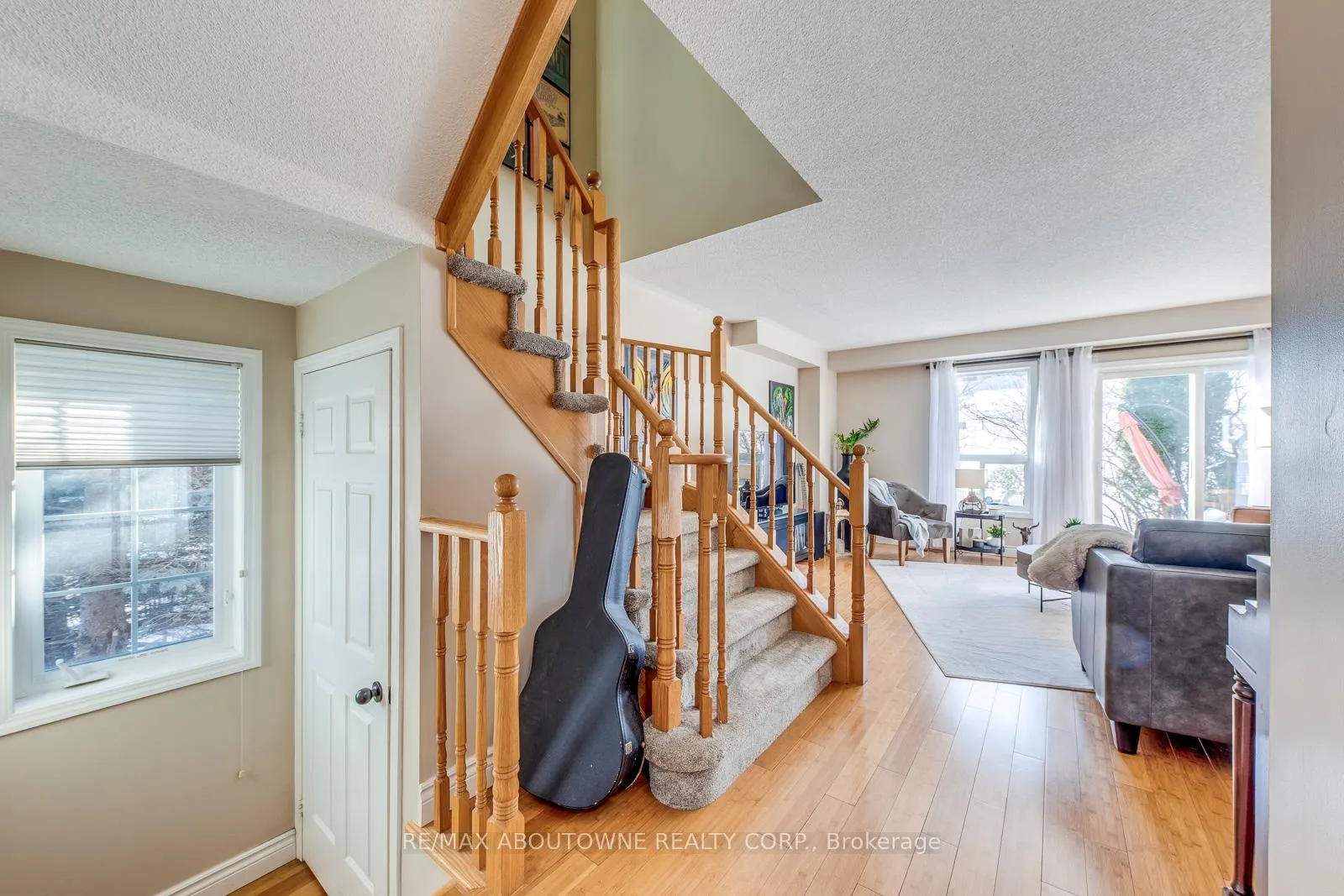 Photo 16 of 34 Palomino Trail, Halton Hills, Georgetown — HOMEH