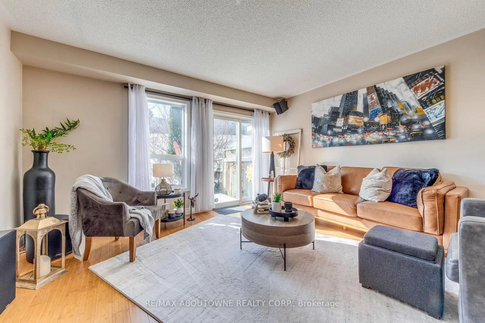 Photo 18 of 34 Palomino Trail, Halton Hills, Georgetown — HOMEH