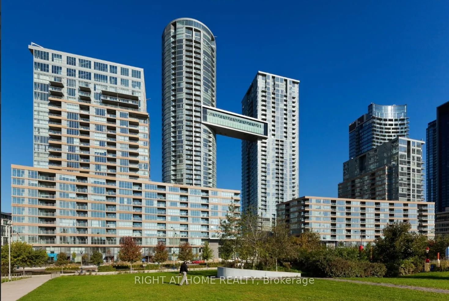 Photo 1 of Unit 2916, 15 Iceboat Terrace, Toronto, Waterfront Communities — HOMEH