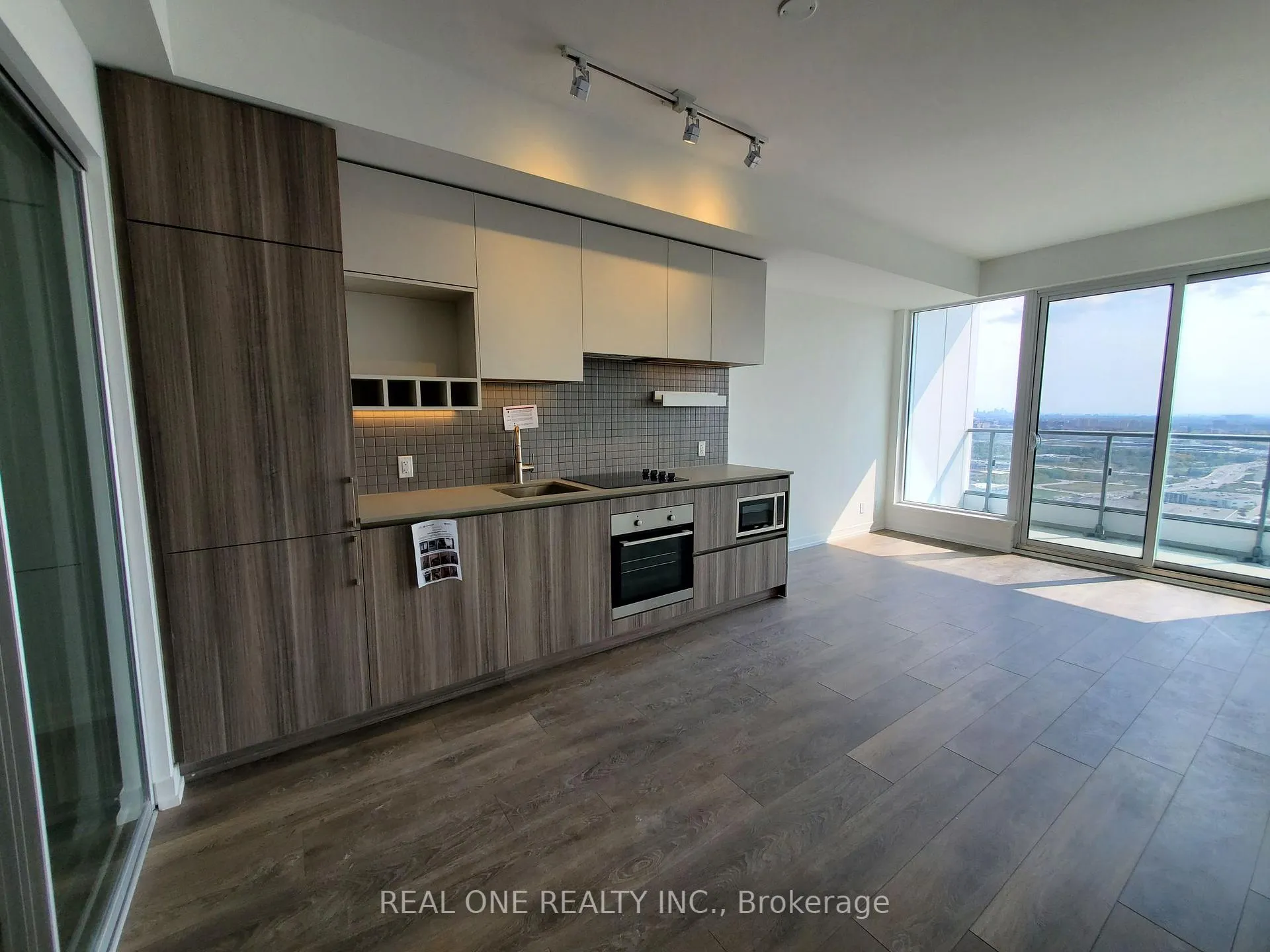 Front of Unit 4108, 5 Buttermill Avenue