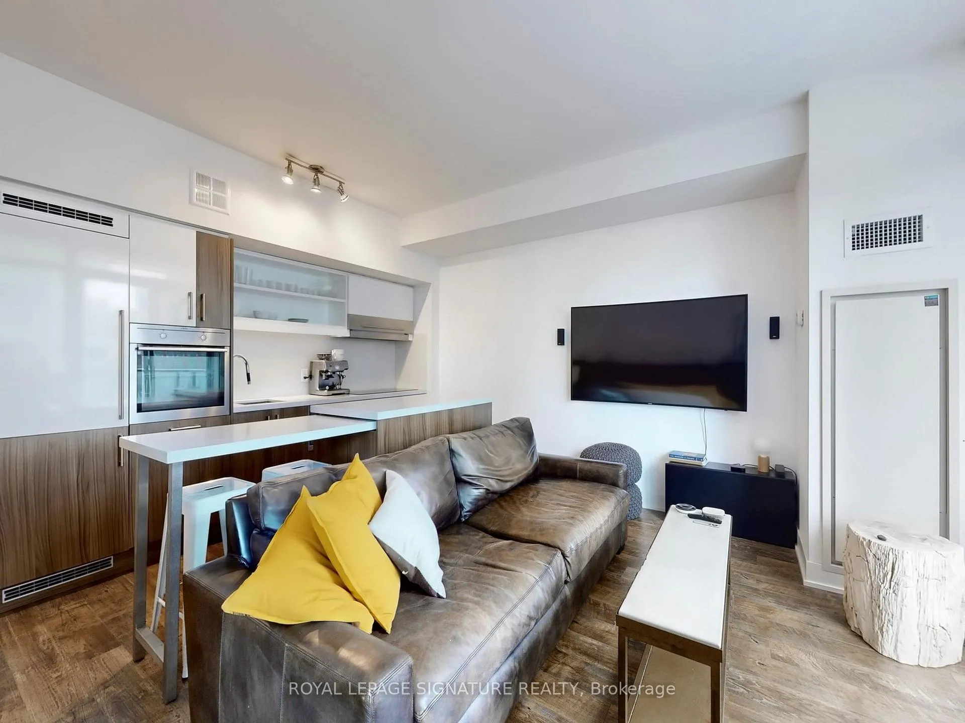 Photo 7 of Unit 508, 39 Sherbourne Street, Toronto, Moss Park — HOMEH