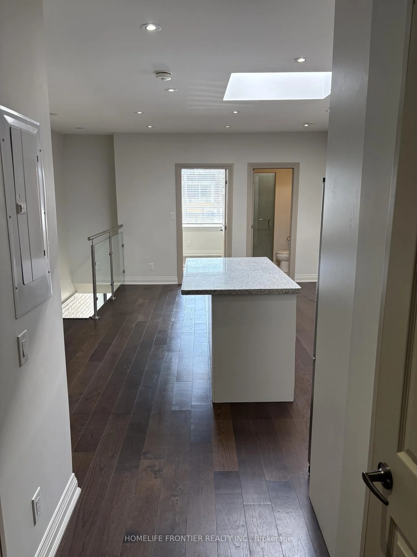 Photo 7 of Unit 2nd Floor, 2914 Danforth Avenue, Toronto, East End-Danforth — HOMEH