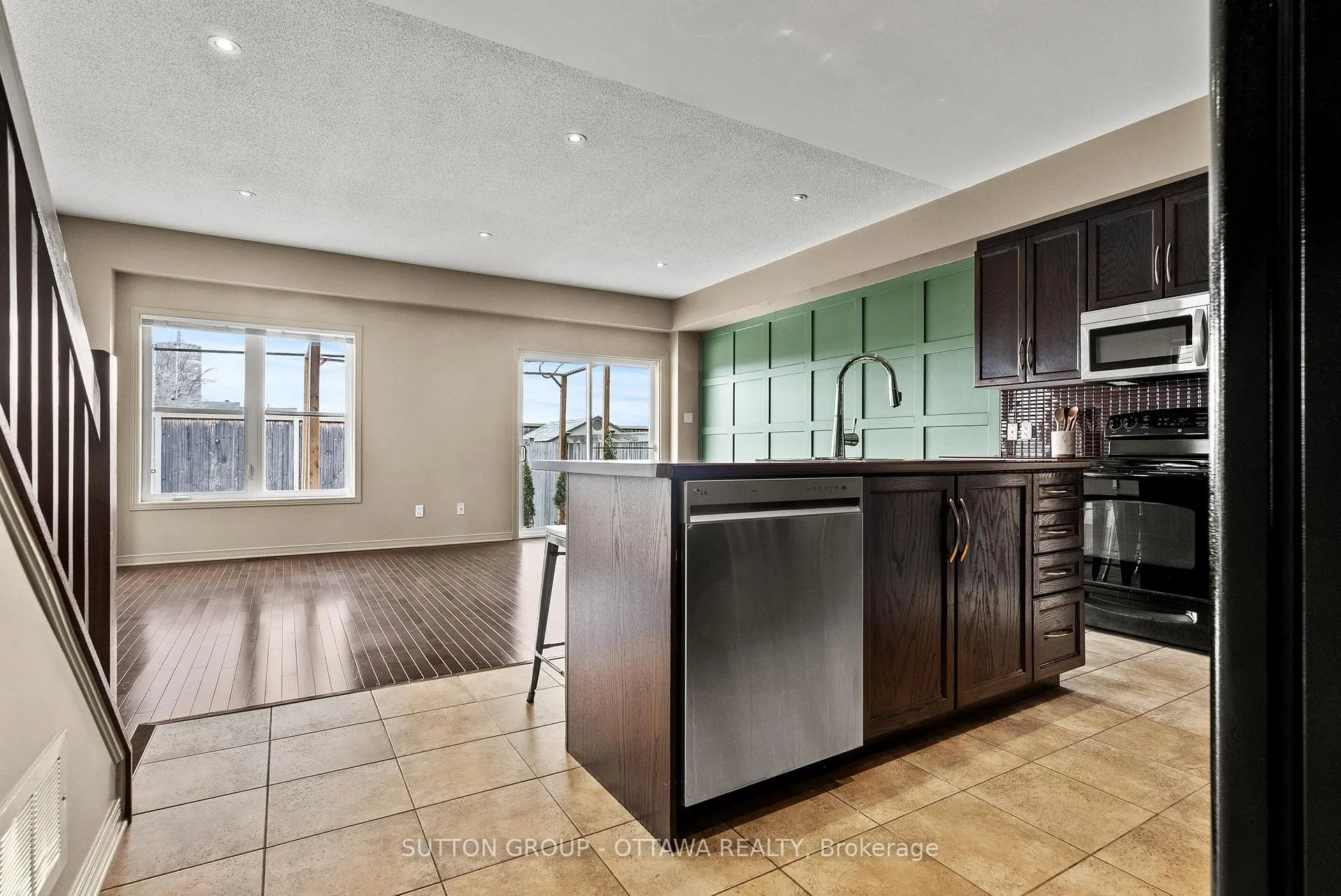 Photo 4 of 1107 Fieldfair Way, Ottawa, Notting Hill/Summerside — HOMEH