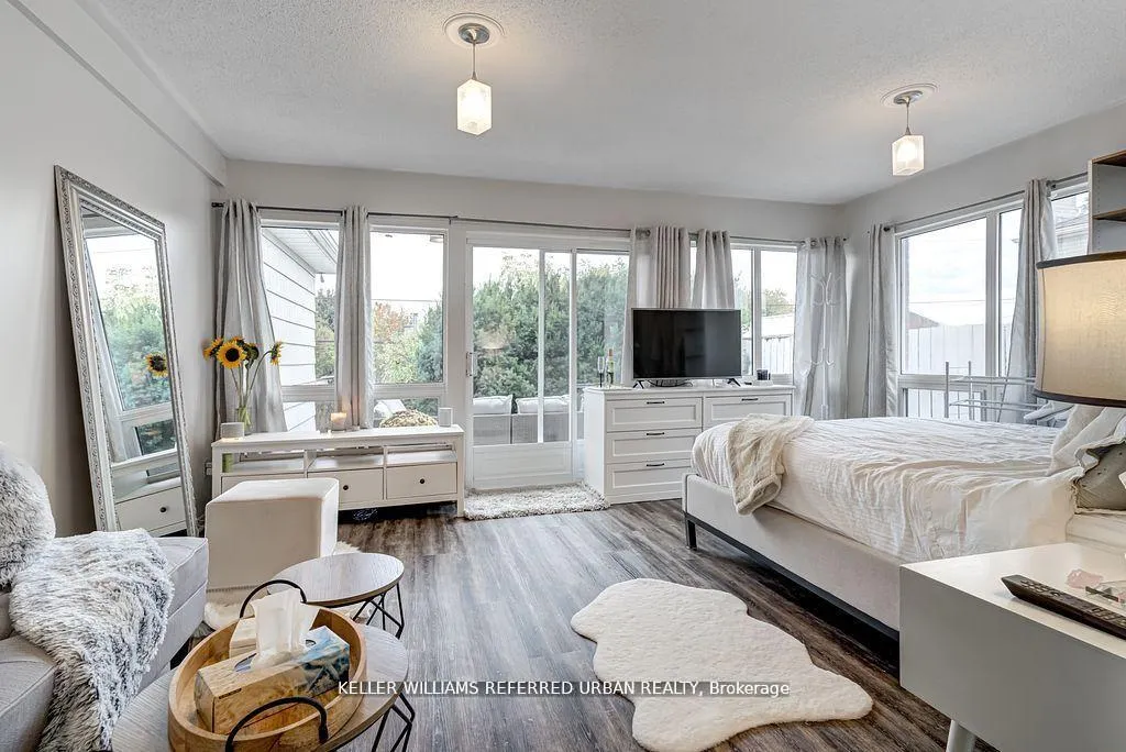 Photo 2 of Unit B, 707 Annland Street, Pickering, Bay Ridges — HOMEH