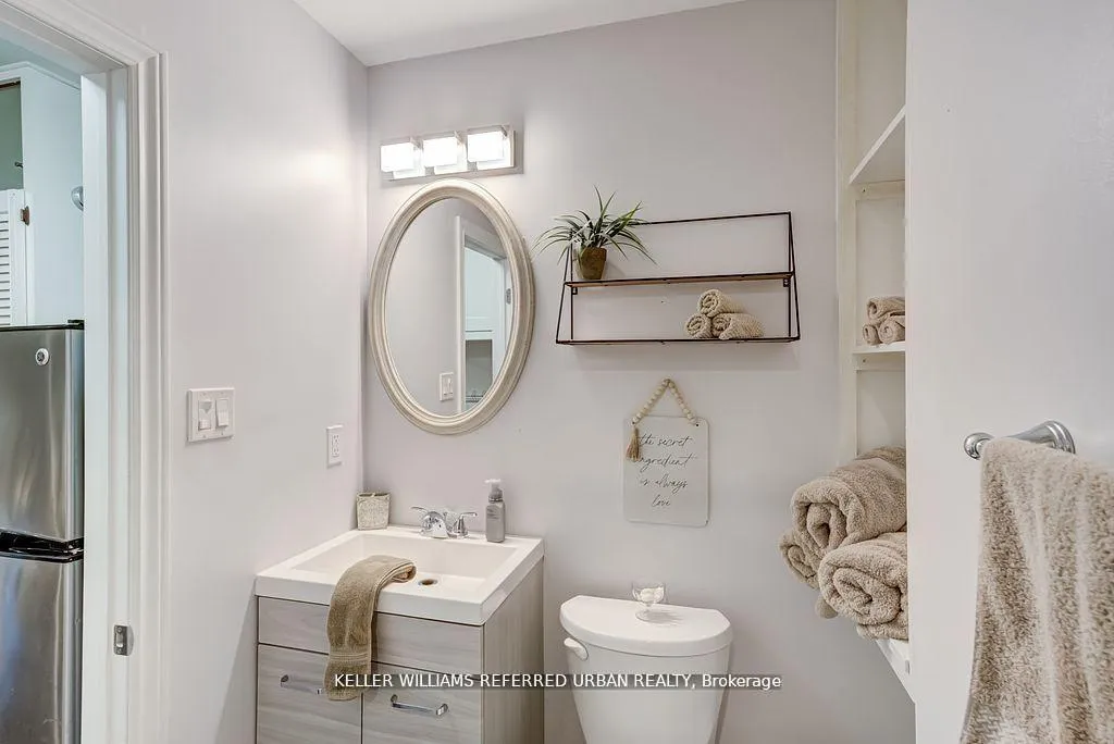 Photo 15 of Unit B, 707 Annland Street, Pickering, Bay Ridges — HOMEH