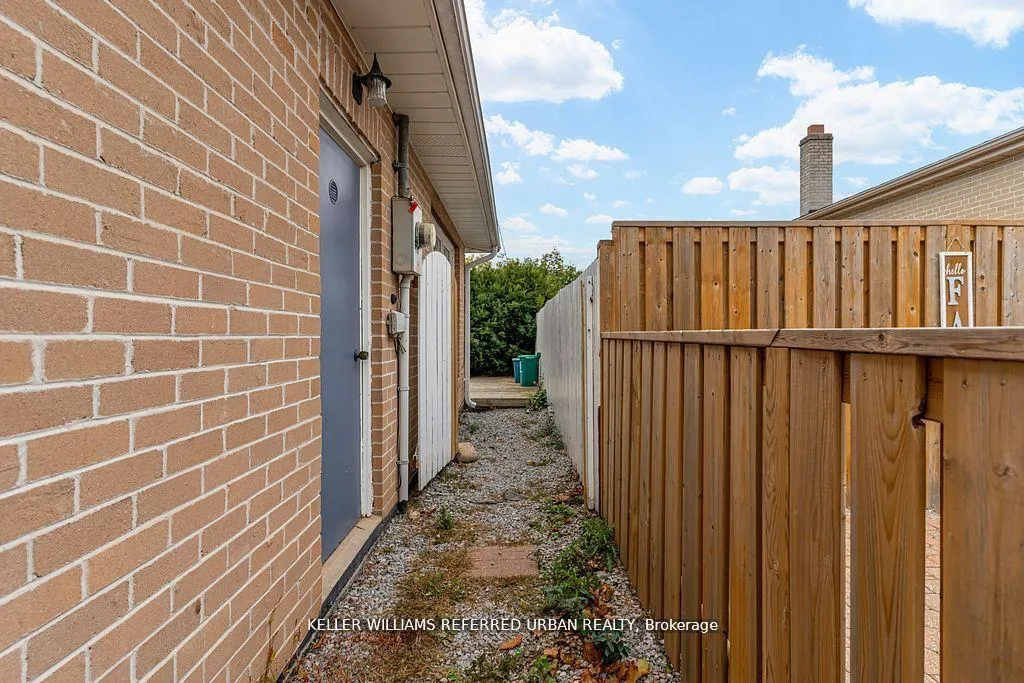 Photo 23 of Unit B, 707 Annland Street, Pickering, Bay Ridges — HOMEH