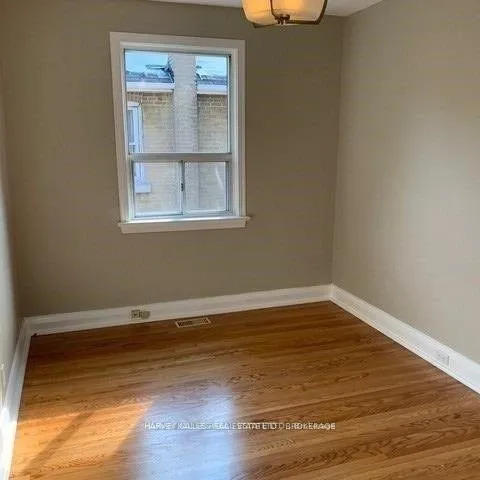 Photo 10 of Unit Main, 72 Mcgillivray Avenue, Toronto, Bedford Park-Nortown — HOMEH