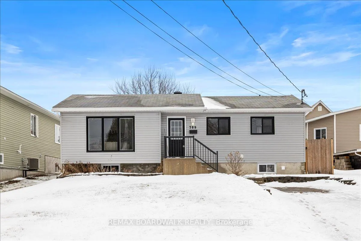 Photo 1 of 789 Fifth Street, Renfrew — HOMEH