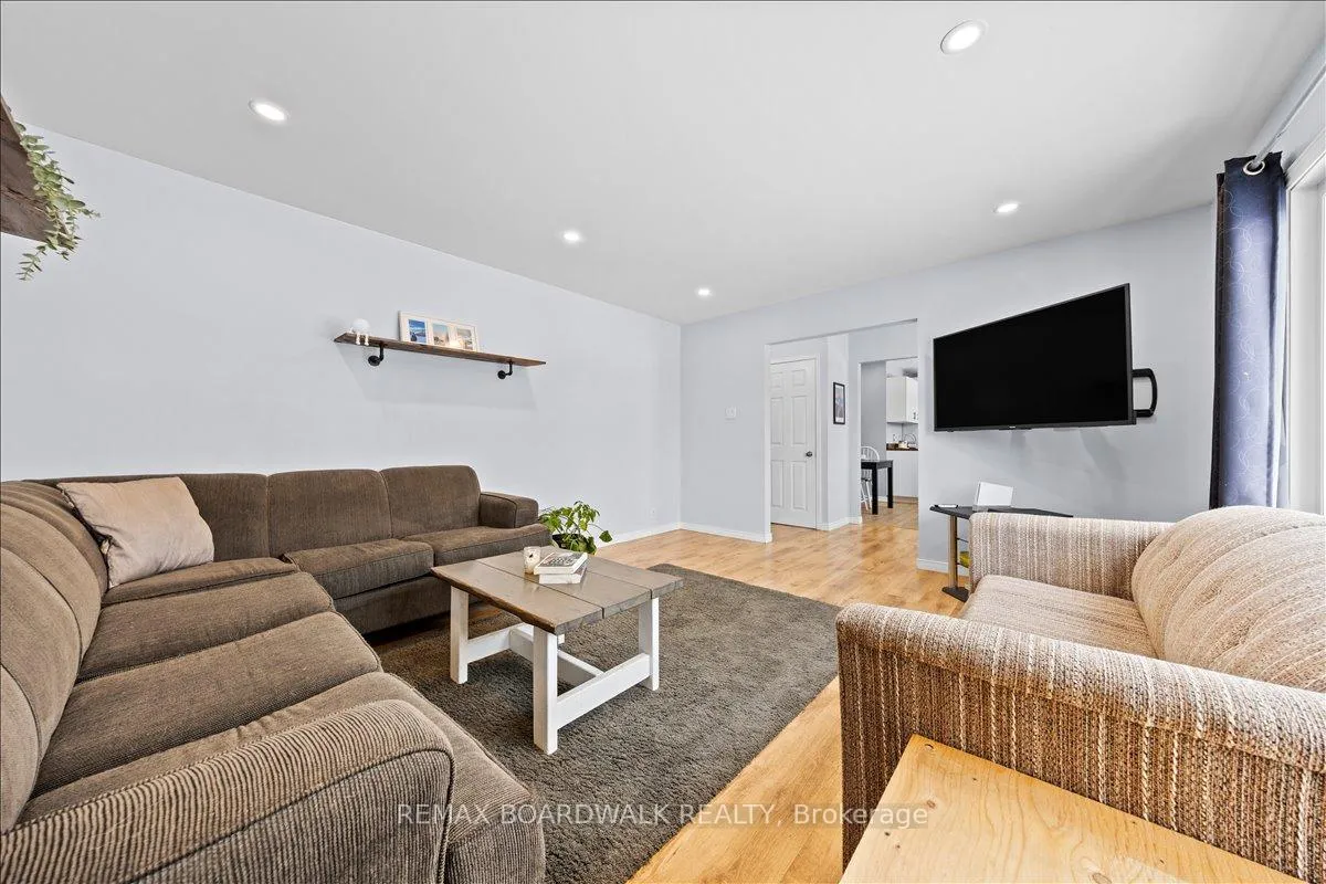 Photo 6 of 789 Fifth Street, Renfrew — HOMEH