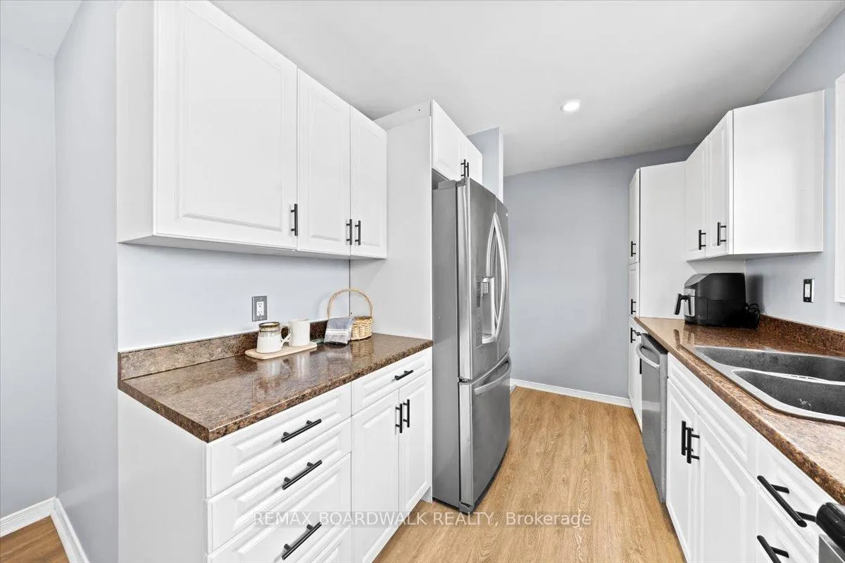 Photo 10 of 789 Fifth Street, Renfrew — HOMEH