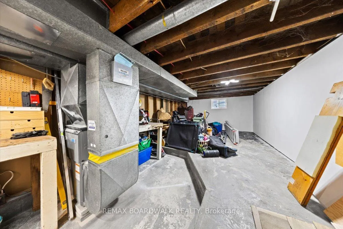 Photo 27 of 789 Fifth Street, Renfrew — HOMEH