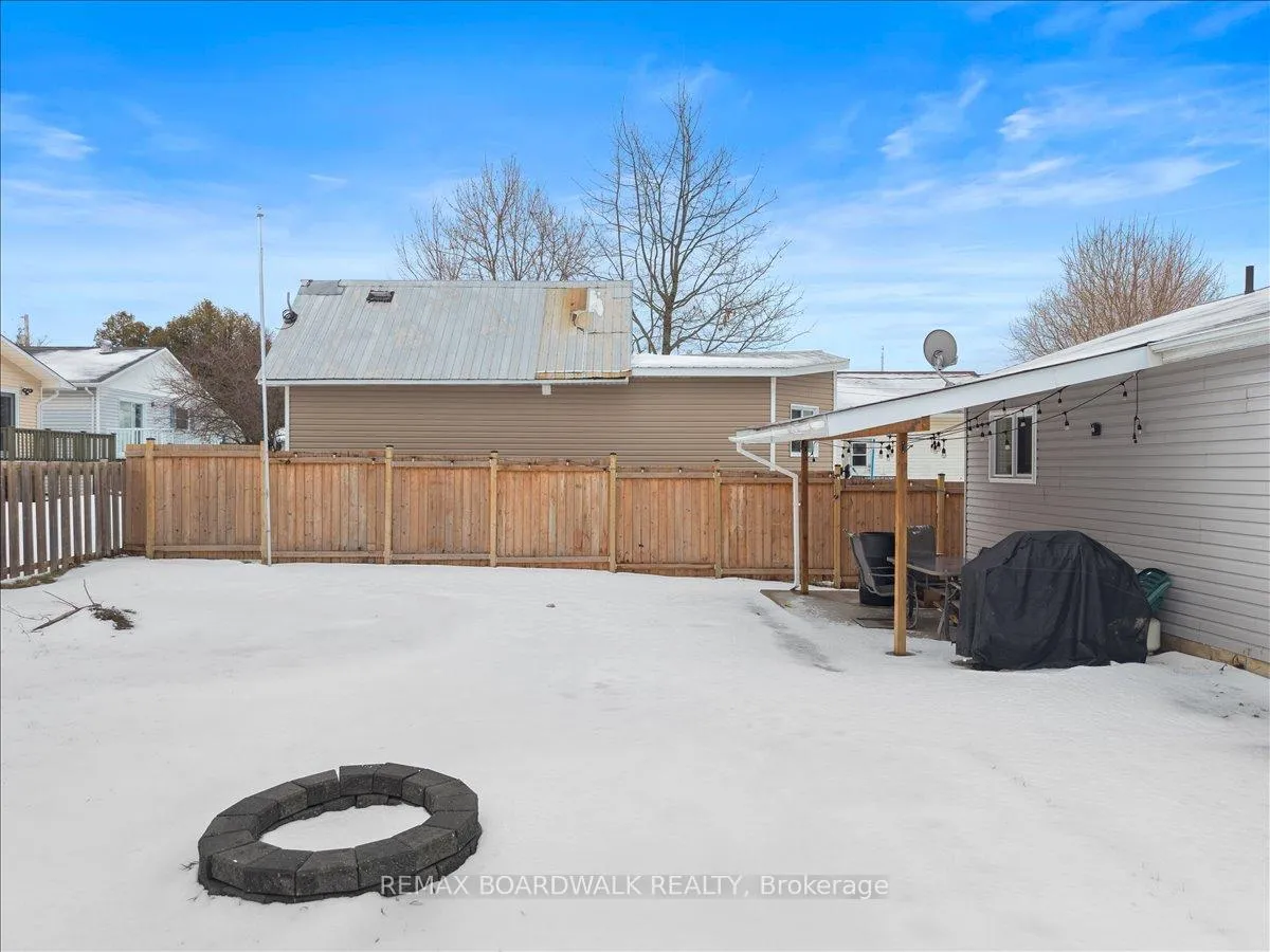 Photo 30 of 789 Fifth Street, Renfrew — HOMEH