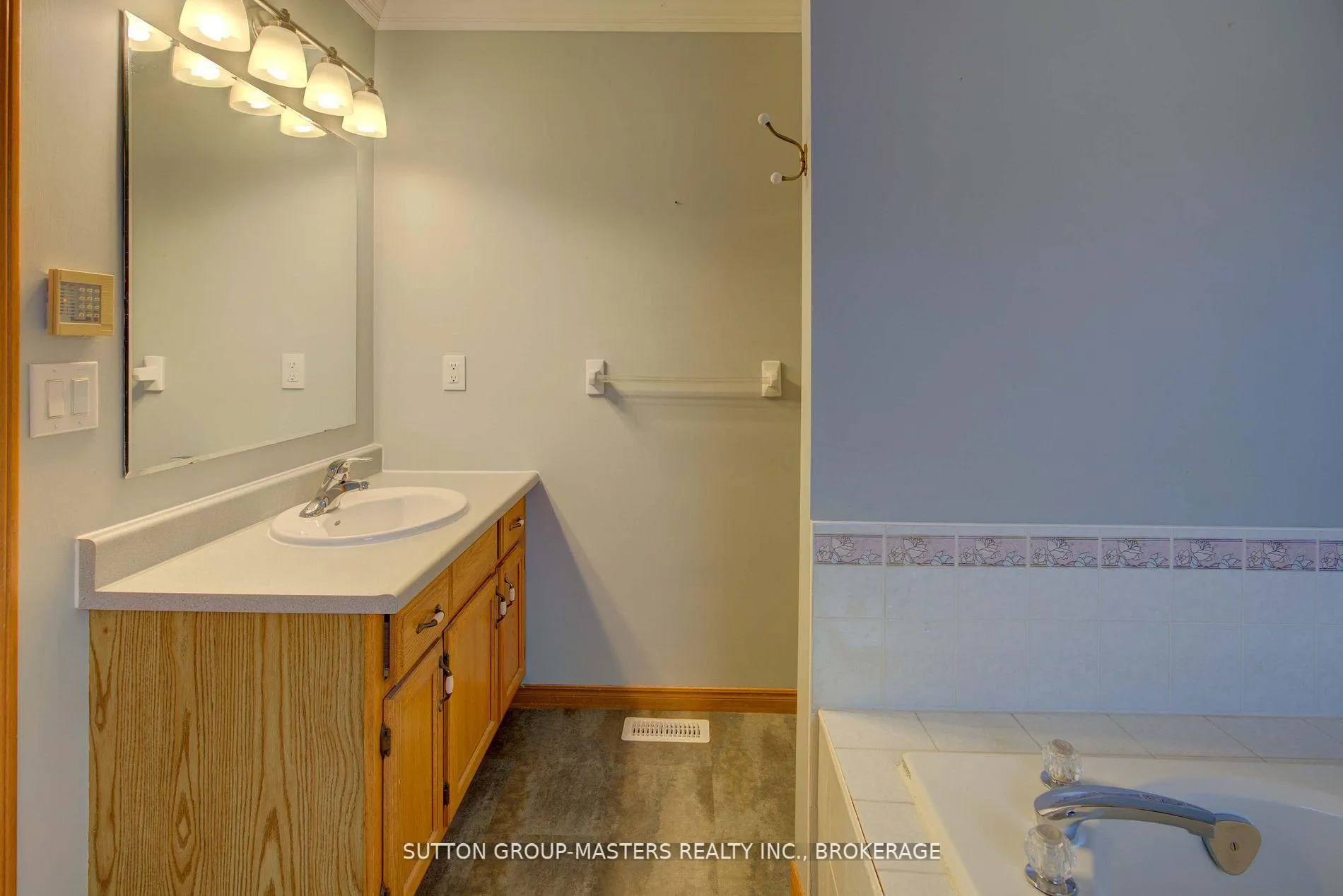Photo 11 of 873 Irving Court, Kingston, North of Taylor-Kidd Blvd — HOMEH