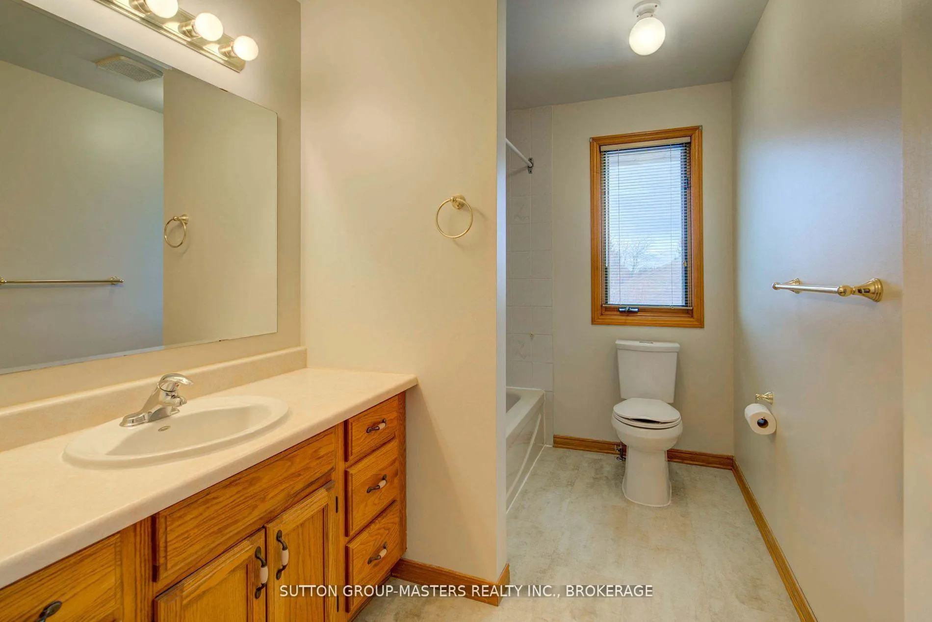 Photo 17 of 873 Irving Court, Kingston, North of Taylor-Kidd Blvd — HOMEH