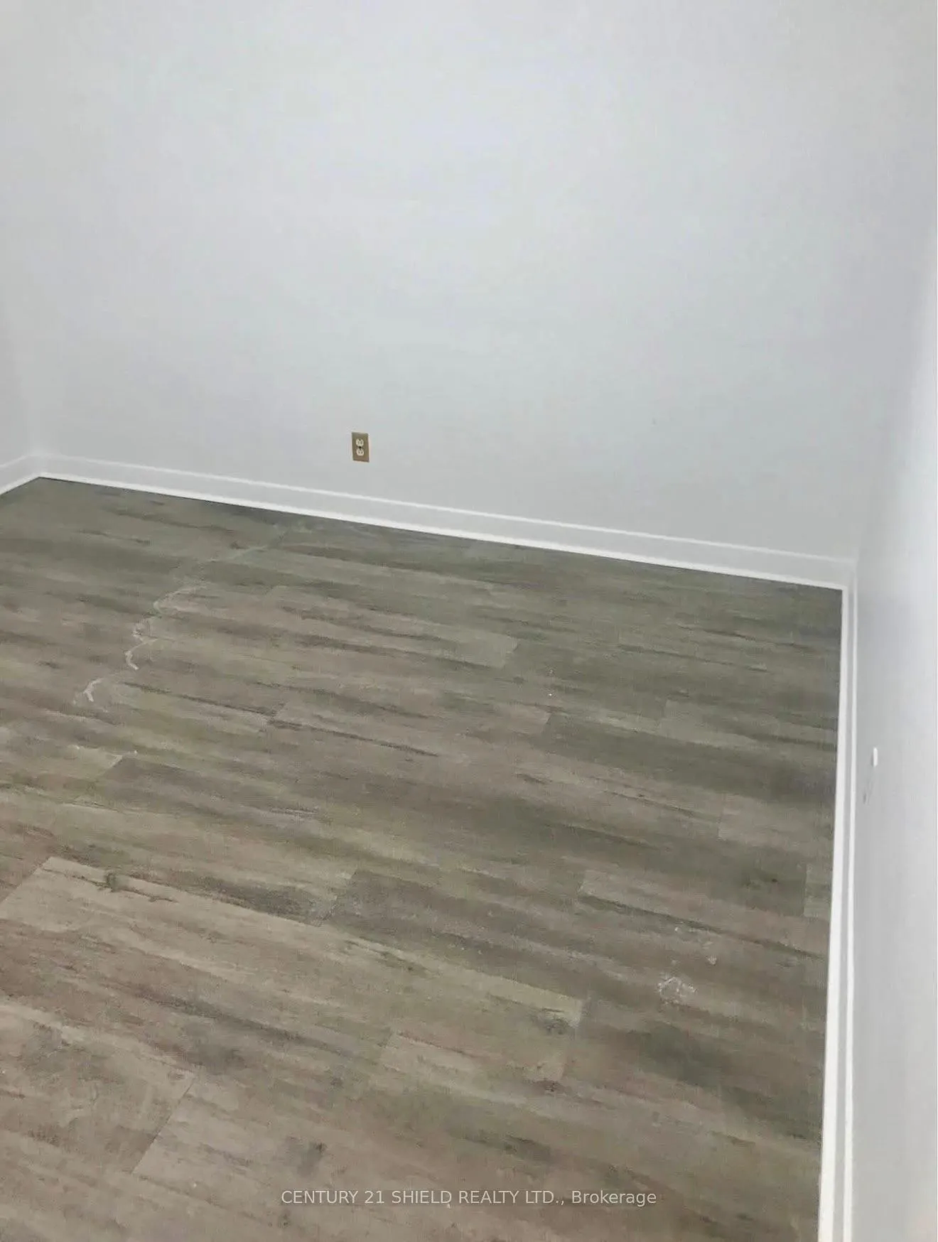 Photo 8 of 216 Baldwin Avenue, Cornwall — HOMEH