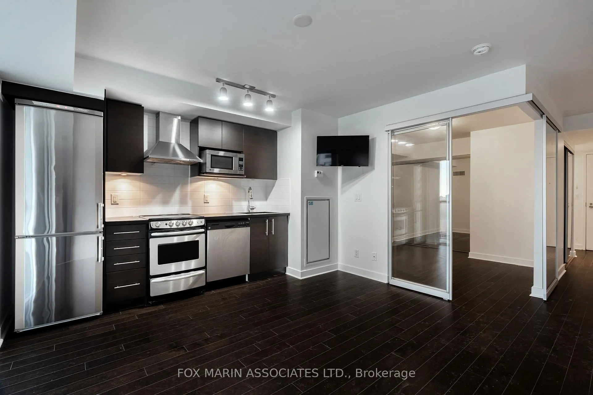 Photo 2 of Unit 809, 58 Orchard View Boulevard, Toronto, Yonge-Eglinton — HOMEH