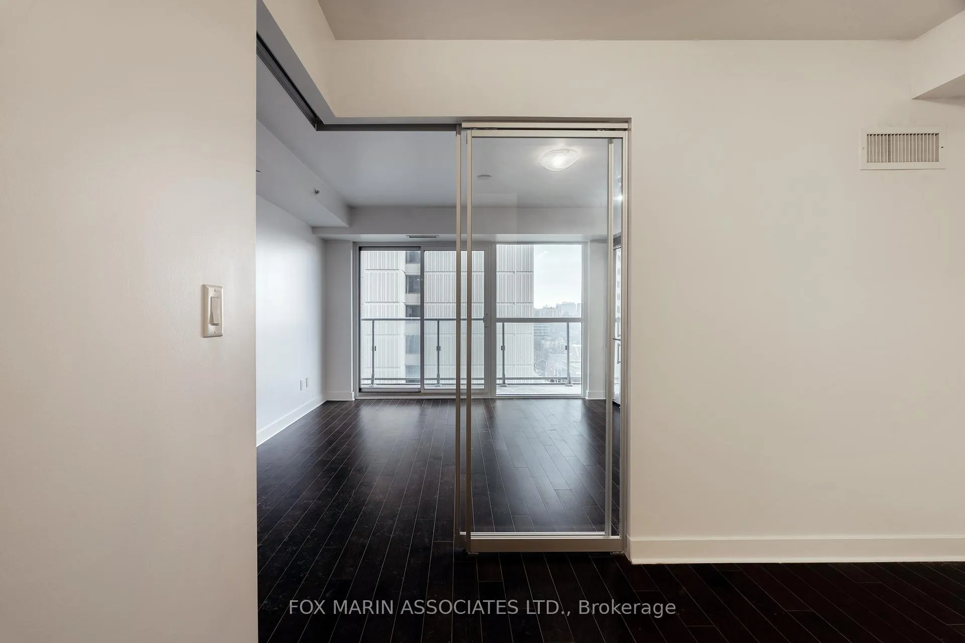 Photo 7 of Unit 809, 58 Orchard View Boulevard, Toronto, Yonge-Eglinton — HOMEH