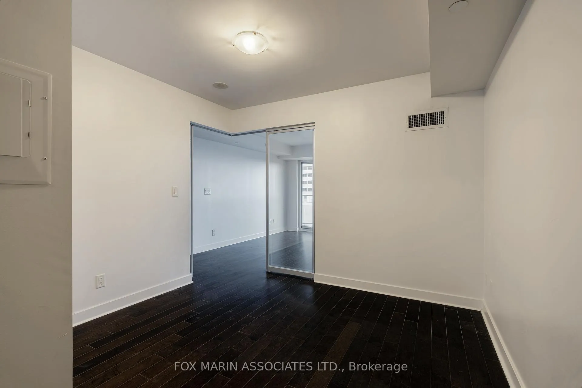 Photo 8 of Unit 809, 58 Orchard View Boulevard, Toronto, Yonge-Eglinton — HOMEH