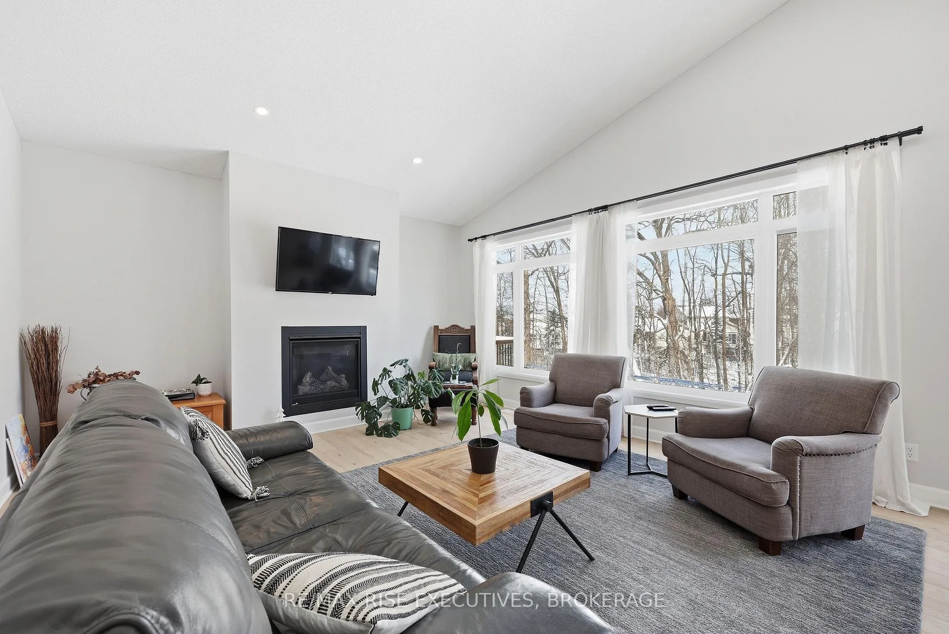 Photo 14 of 692 Halloway Drive, Kingston, Kingston East (Incl Barret Crt) — HOMEH