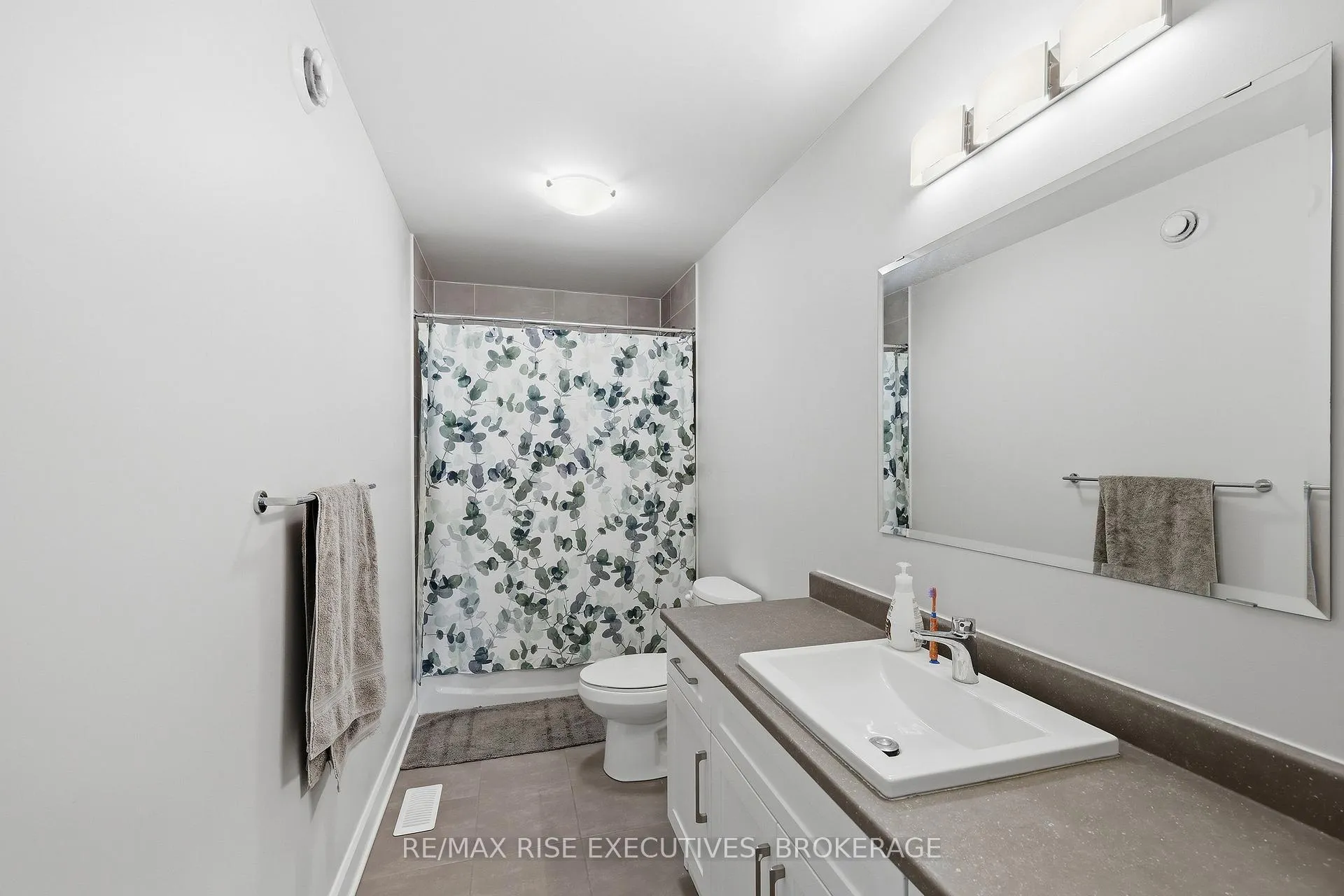 Photo 27 of 692 Halloway Drive, Kingston, Kingston East (Incl Barret Crt) — HOMEH